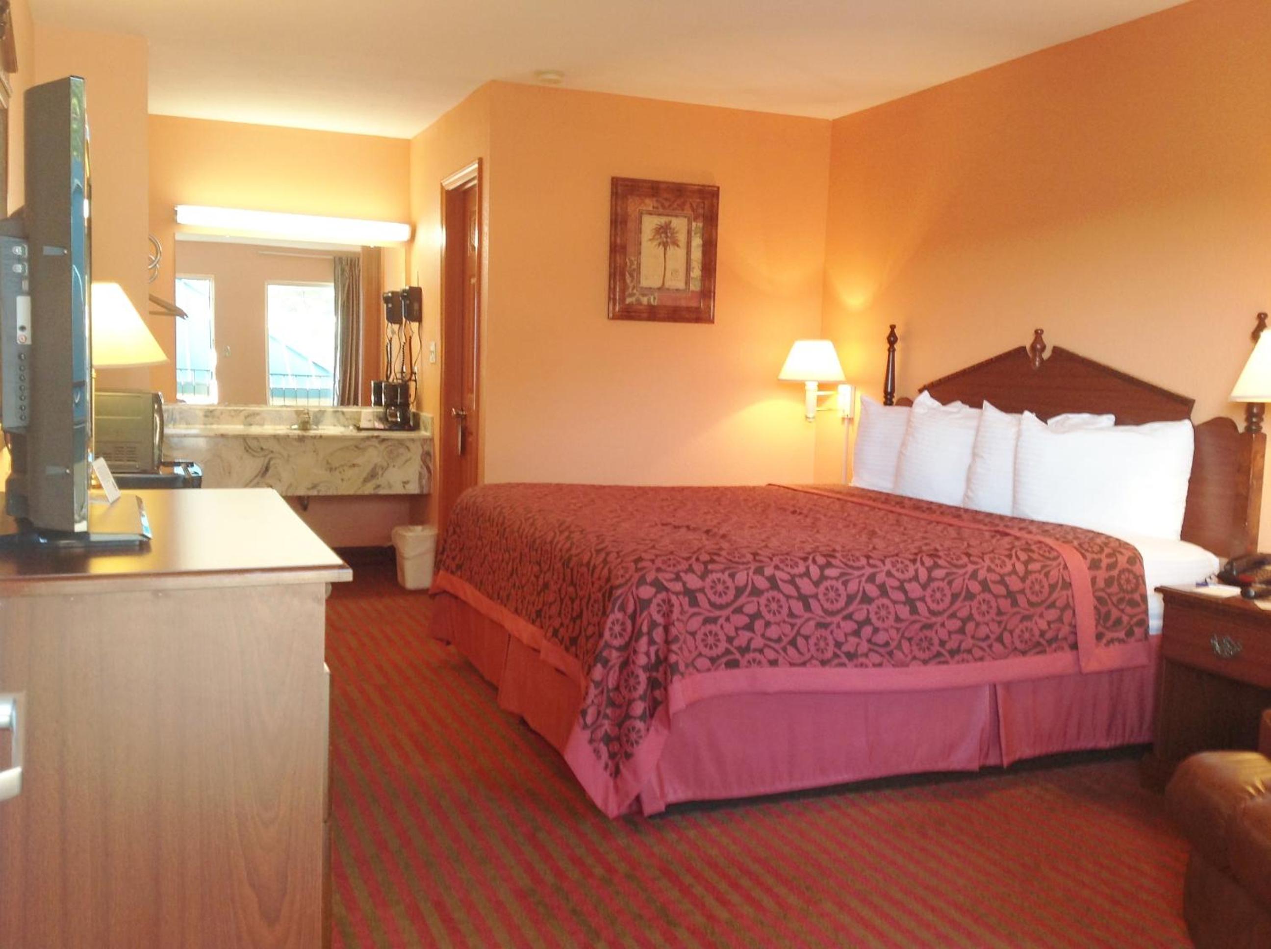 King Room - Disability Access/Non-Smoking - Photo 3