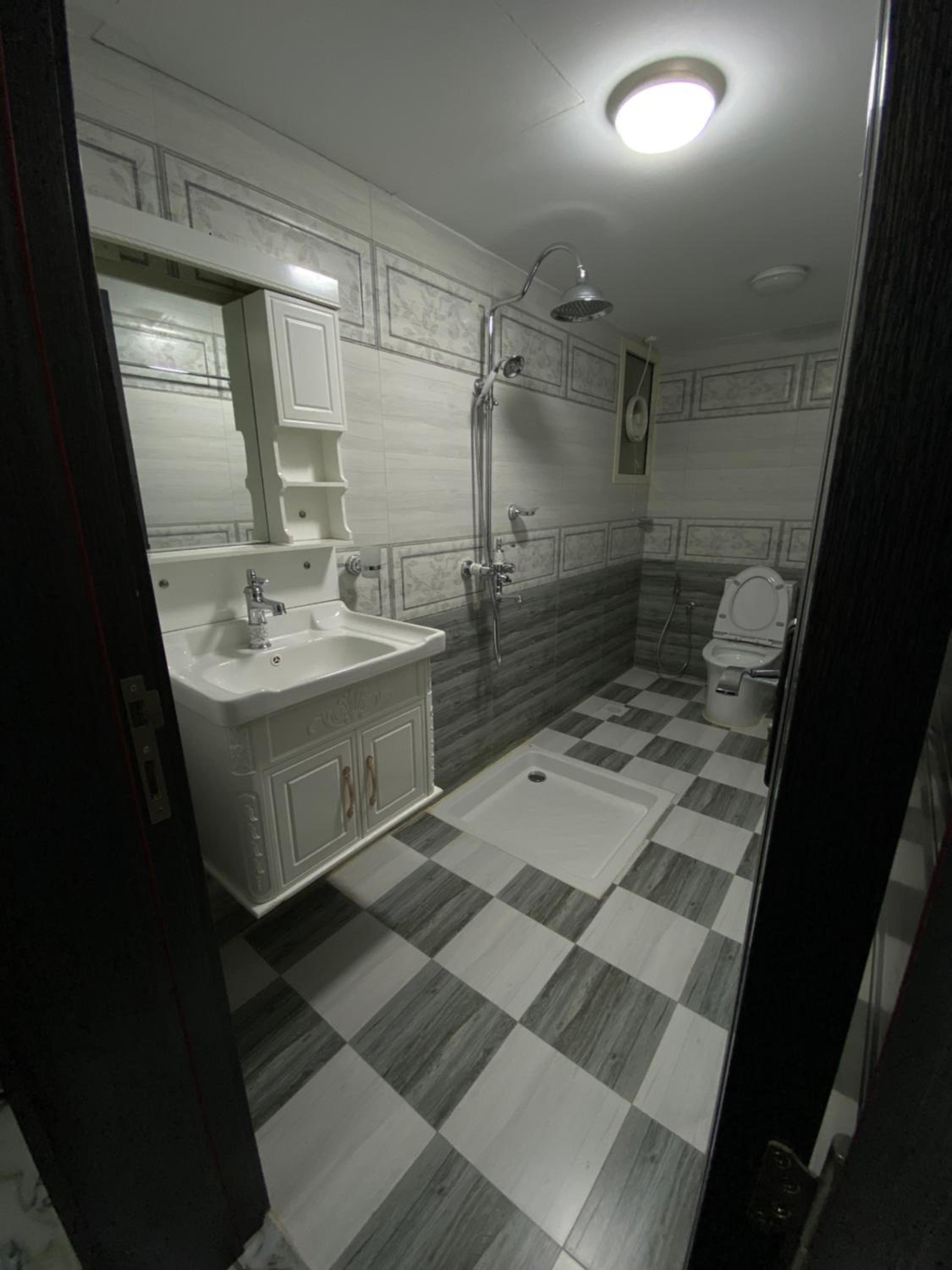 Twin Room with Shared Toilet photo 2