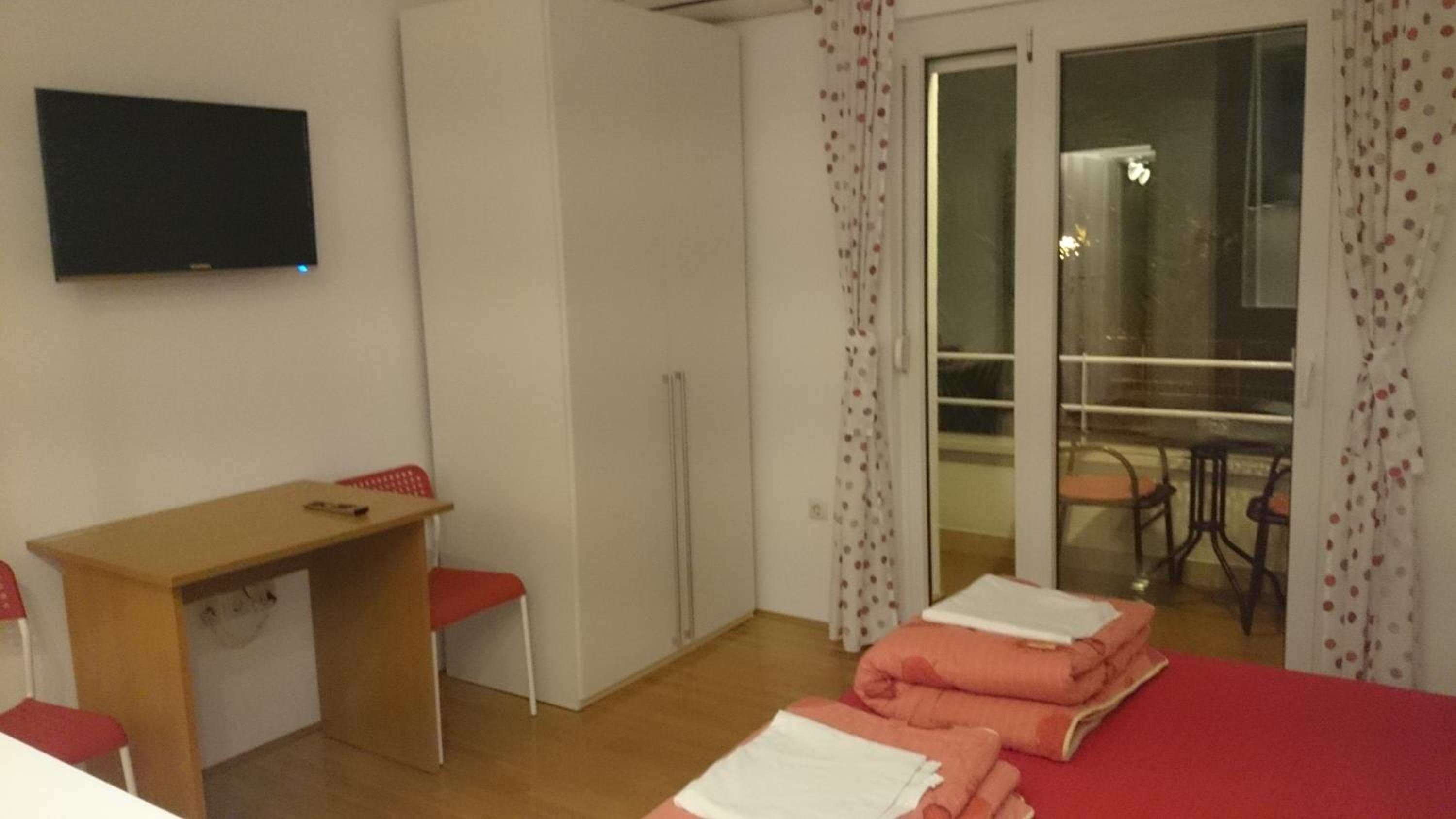 Studio with Balcony photo 2