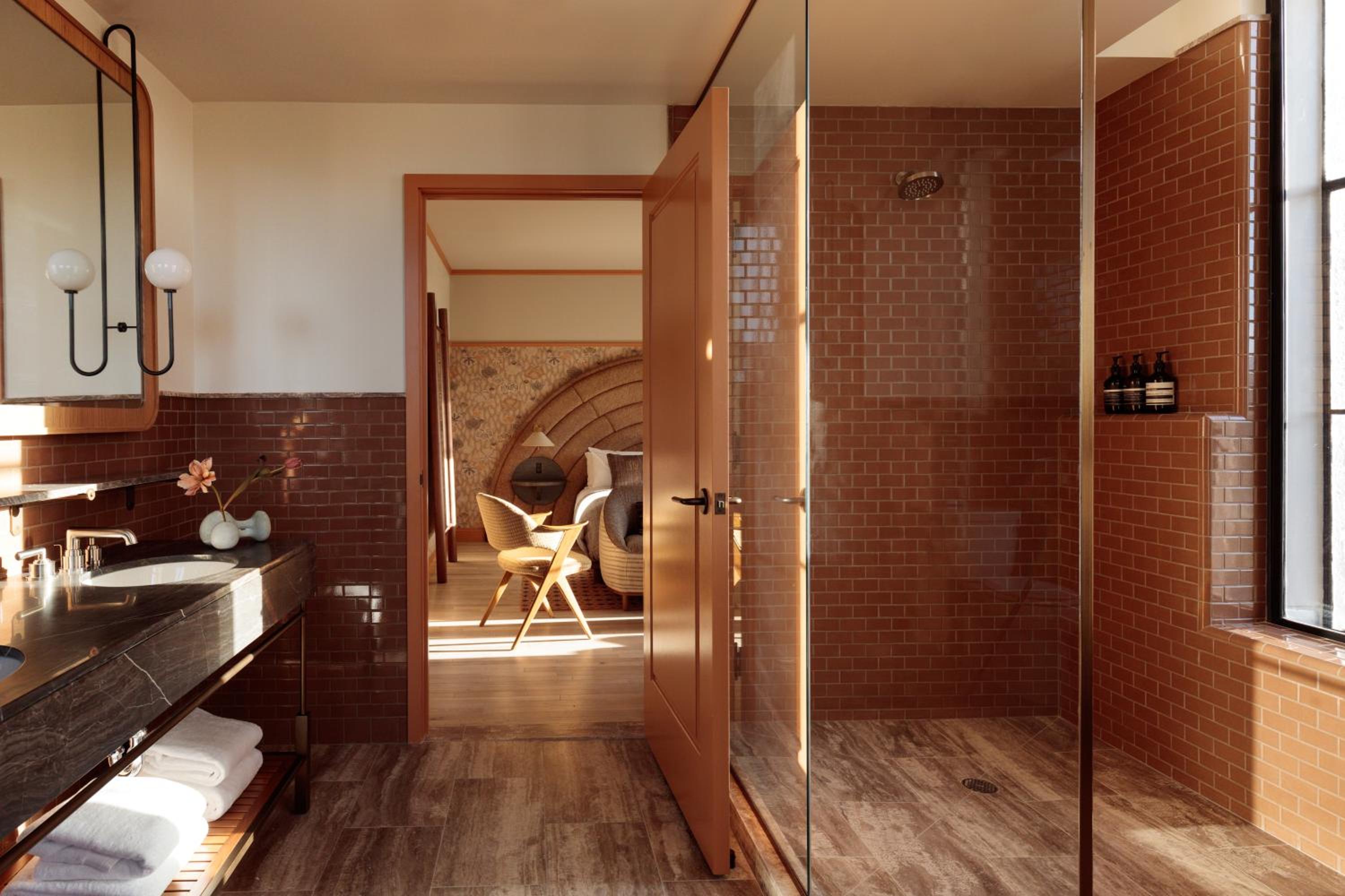 Landmark Garden Terrace, Guest room, 1 King thumbnail 6
