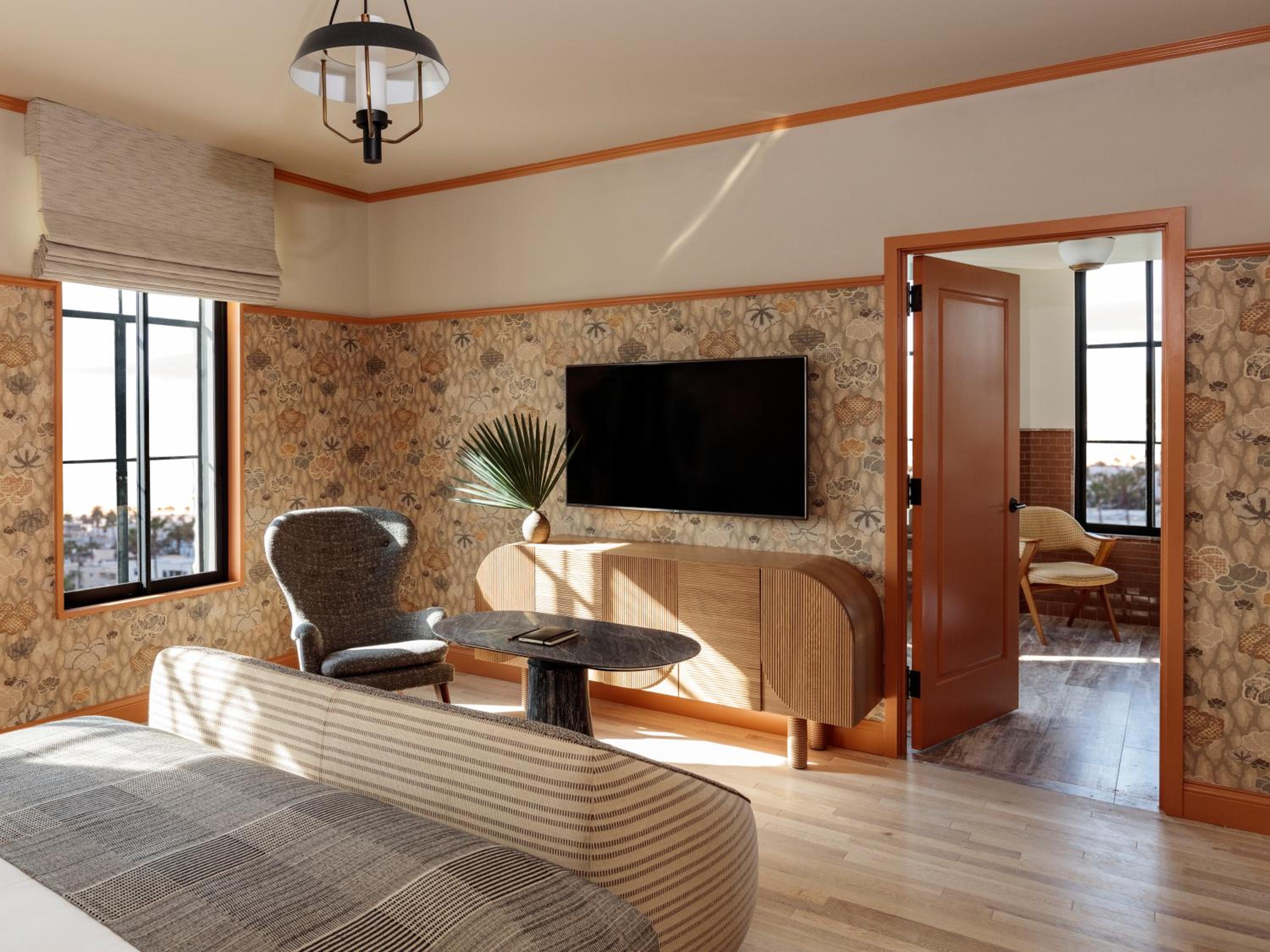 Landmark Grand King, Larger Guest room, 1 King