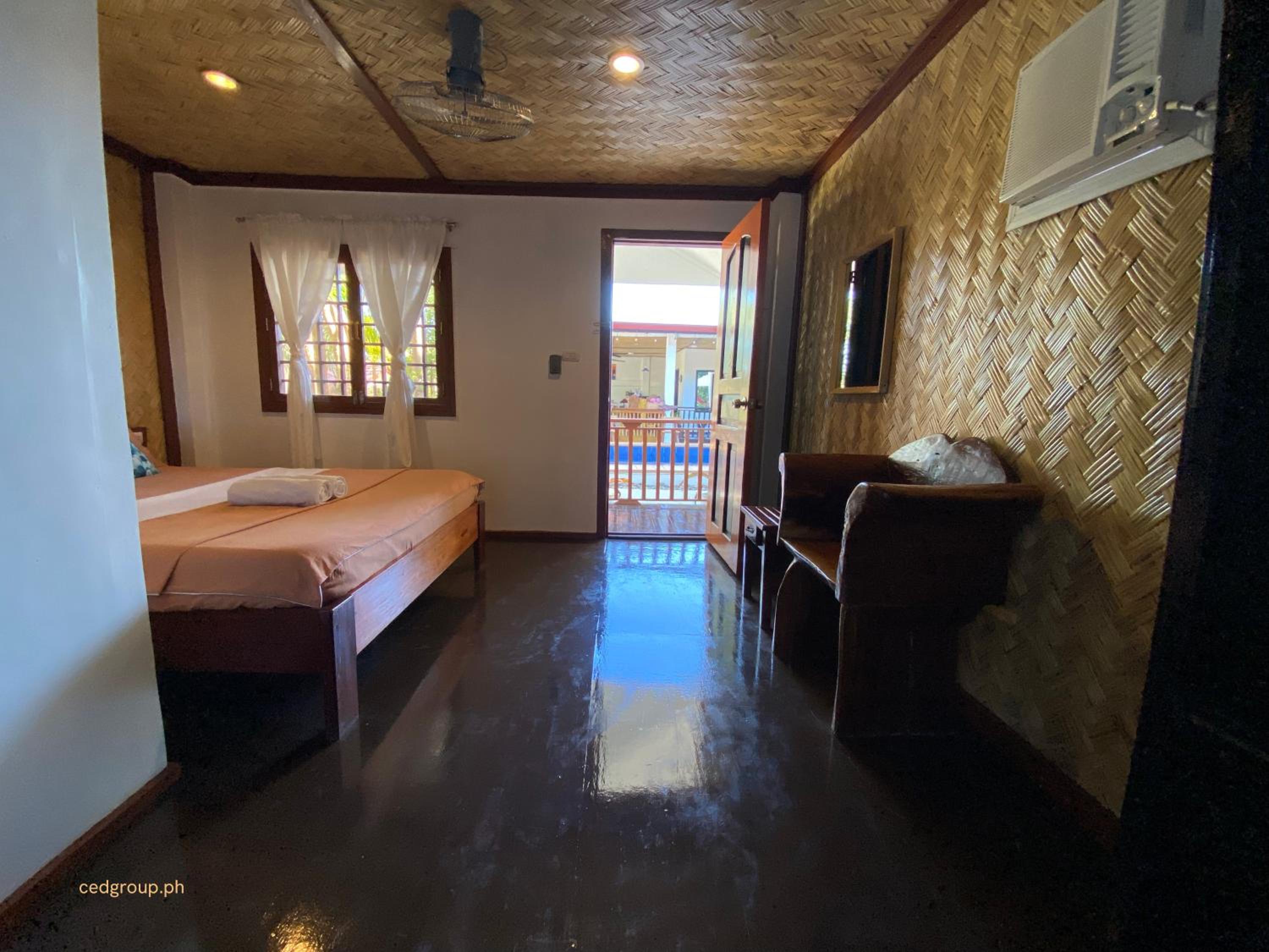 Villa photo 1