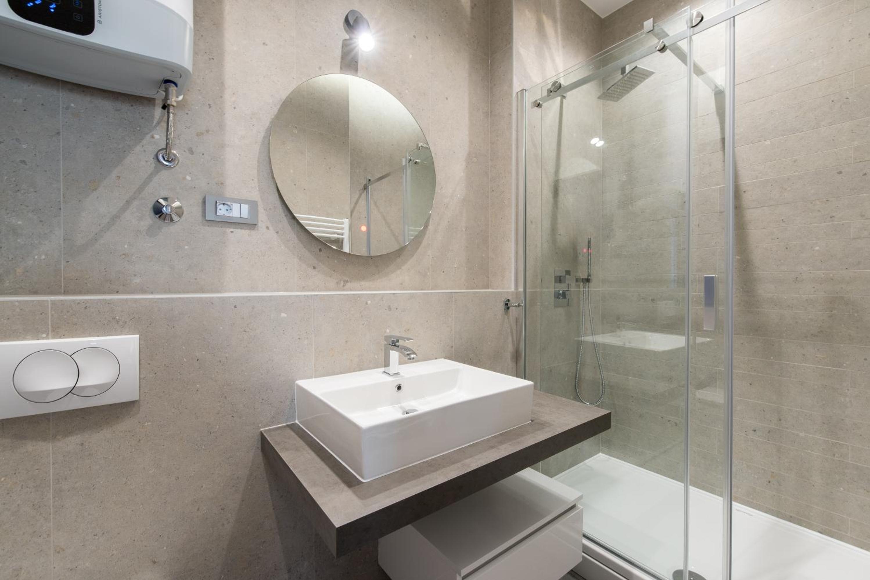 Deluxe Double Room with City View photo 3