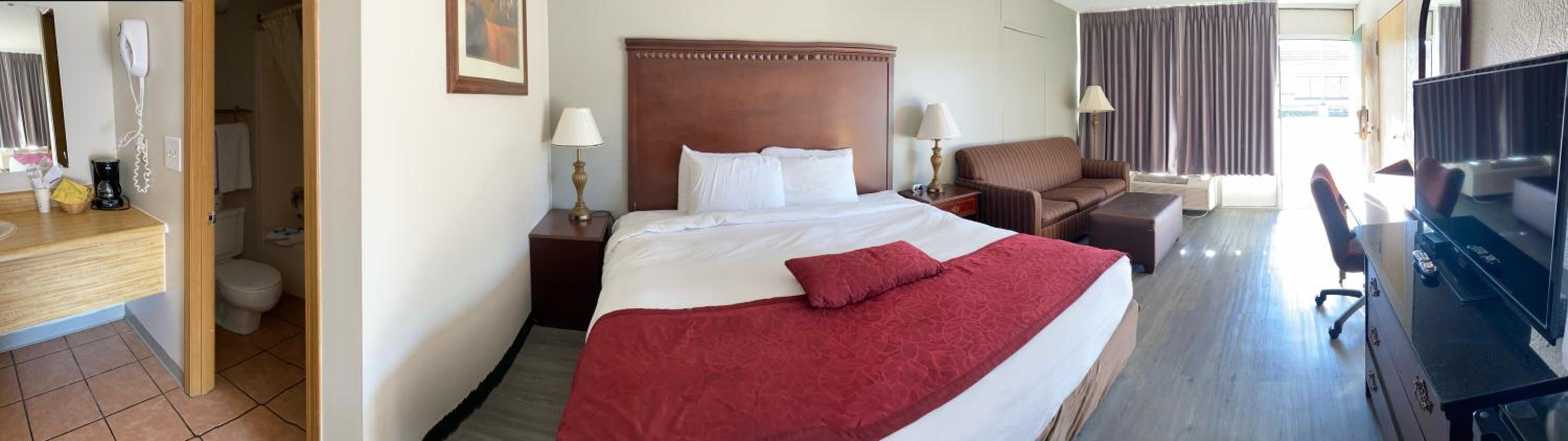 King Room - Non-Smoking - Photo 6