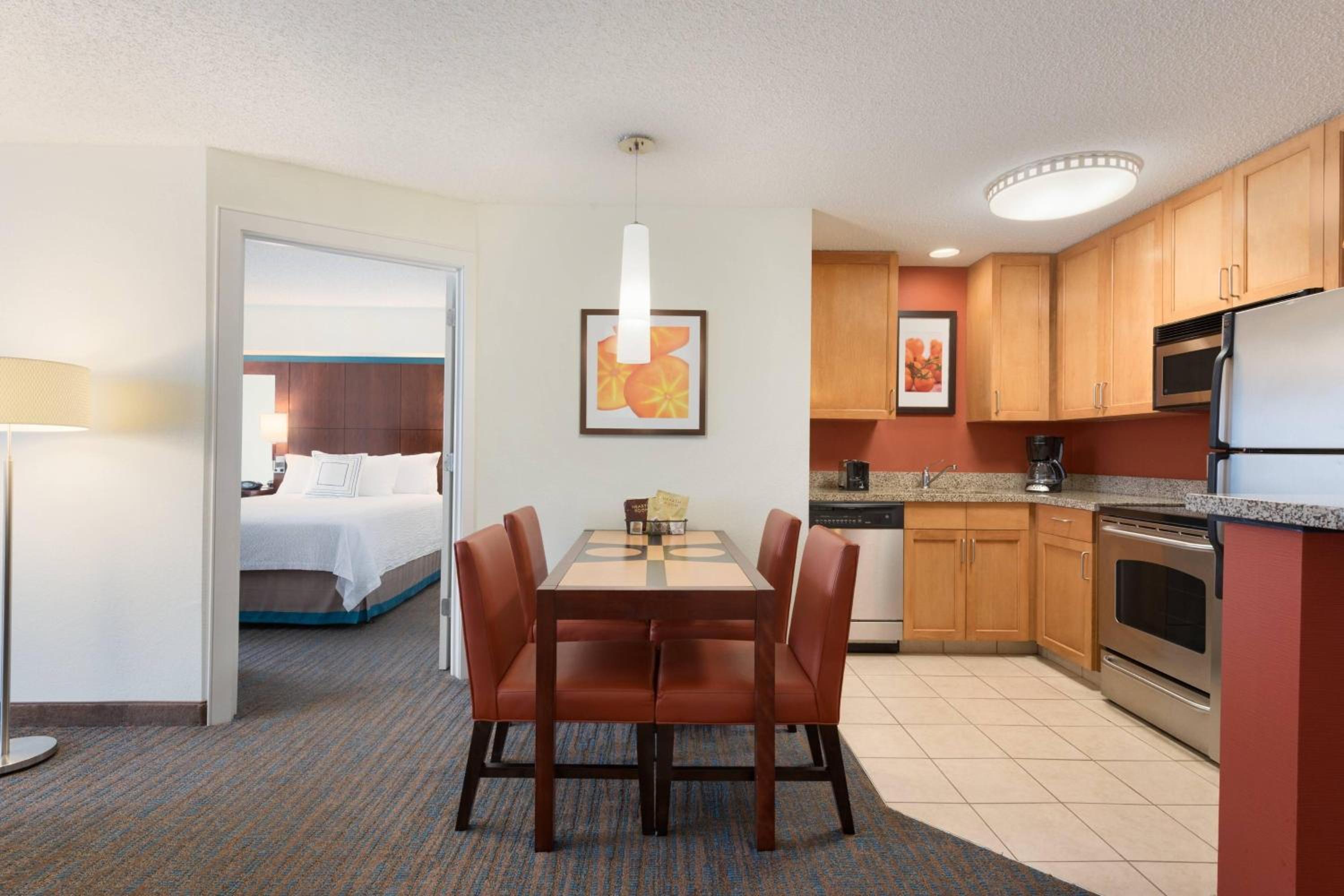 Two-Bedroom Suite - Photo 2