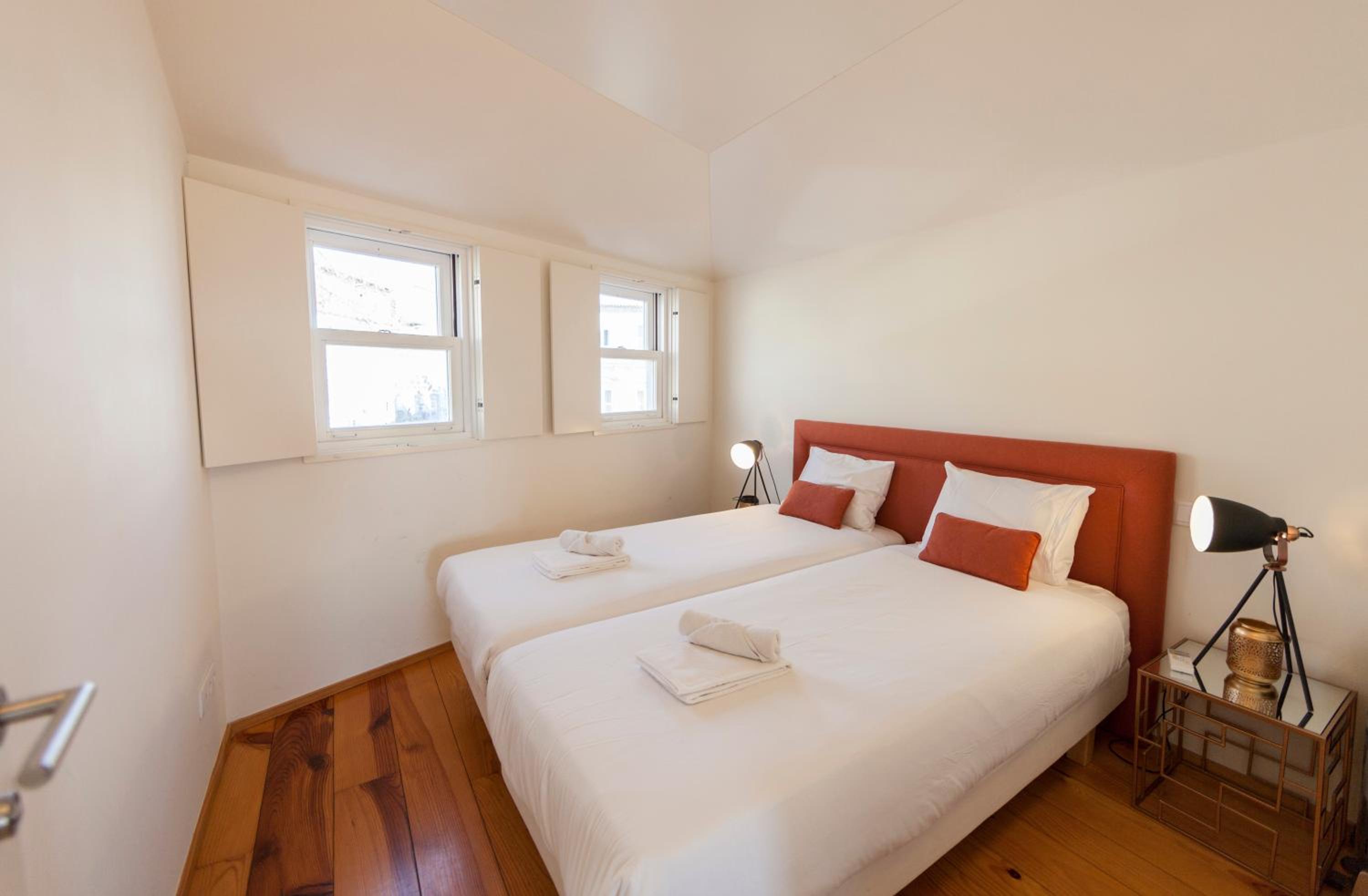 Two-Bedroom Apartment - Photo 17