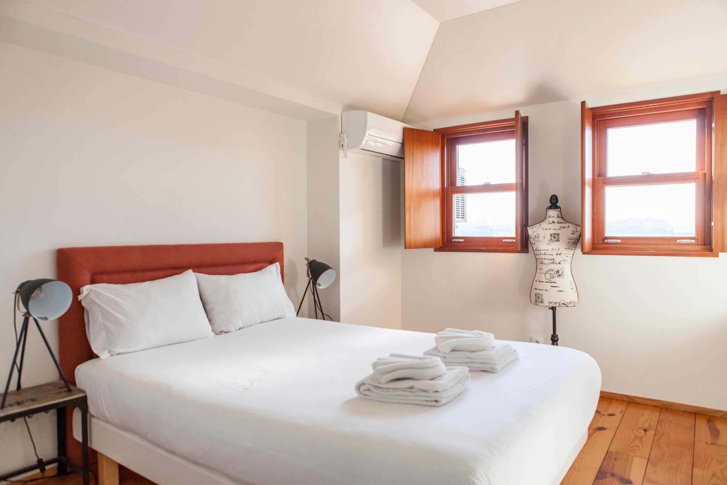 Two-Bedroom Apartment - Photo 16