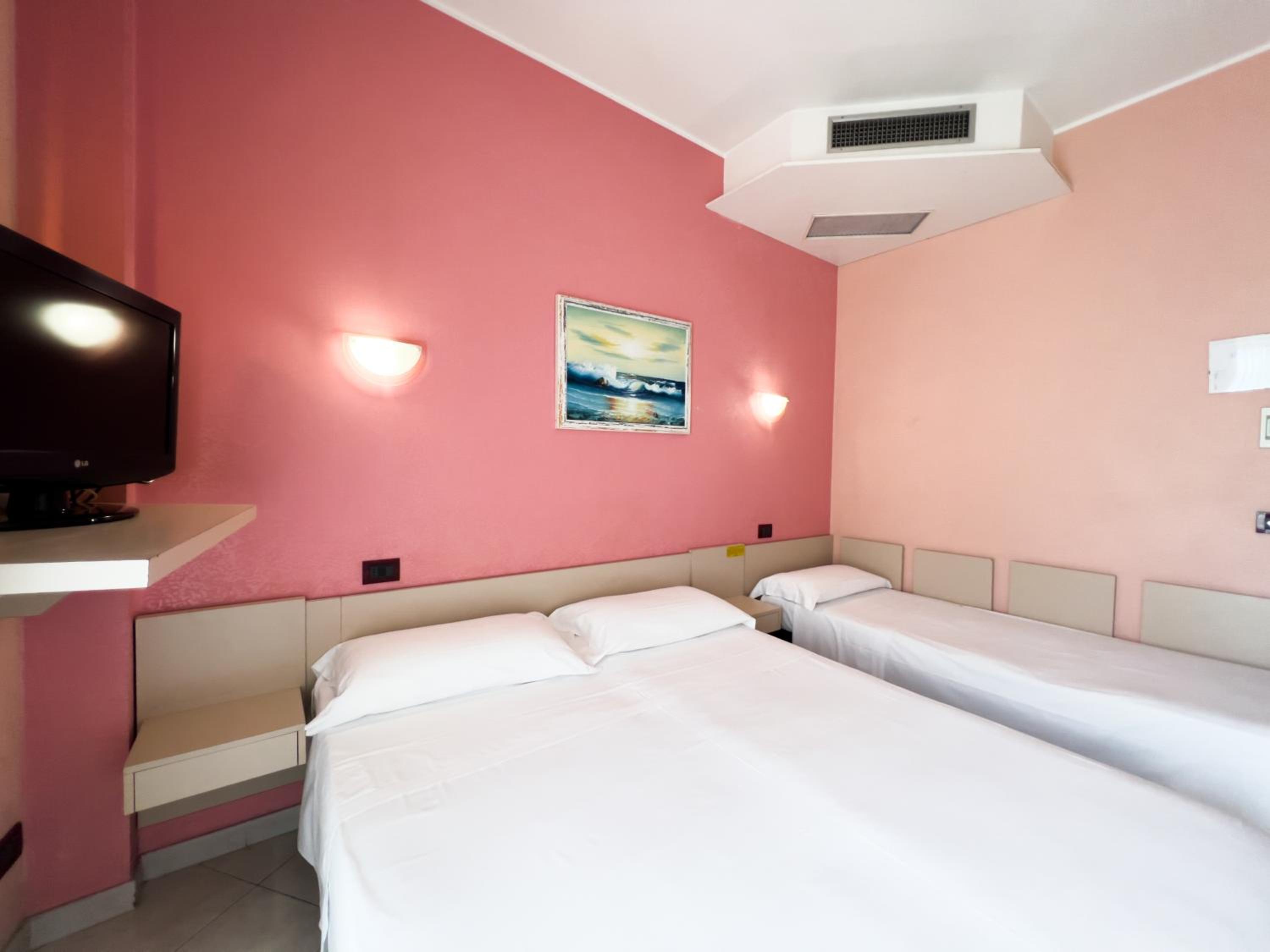 Triple Room with Balcony photo 1