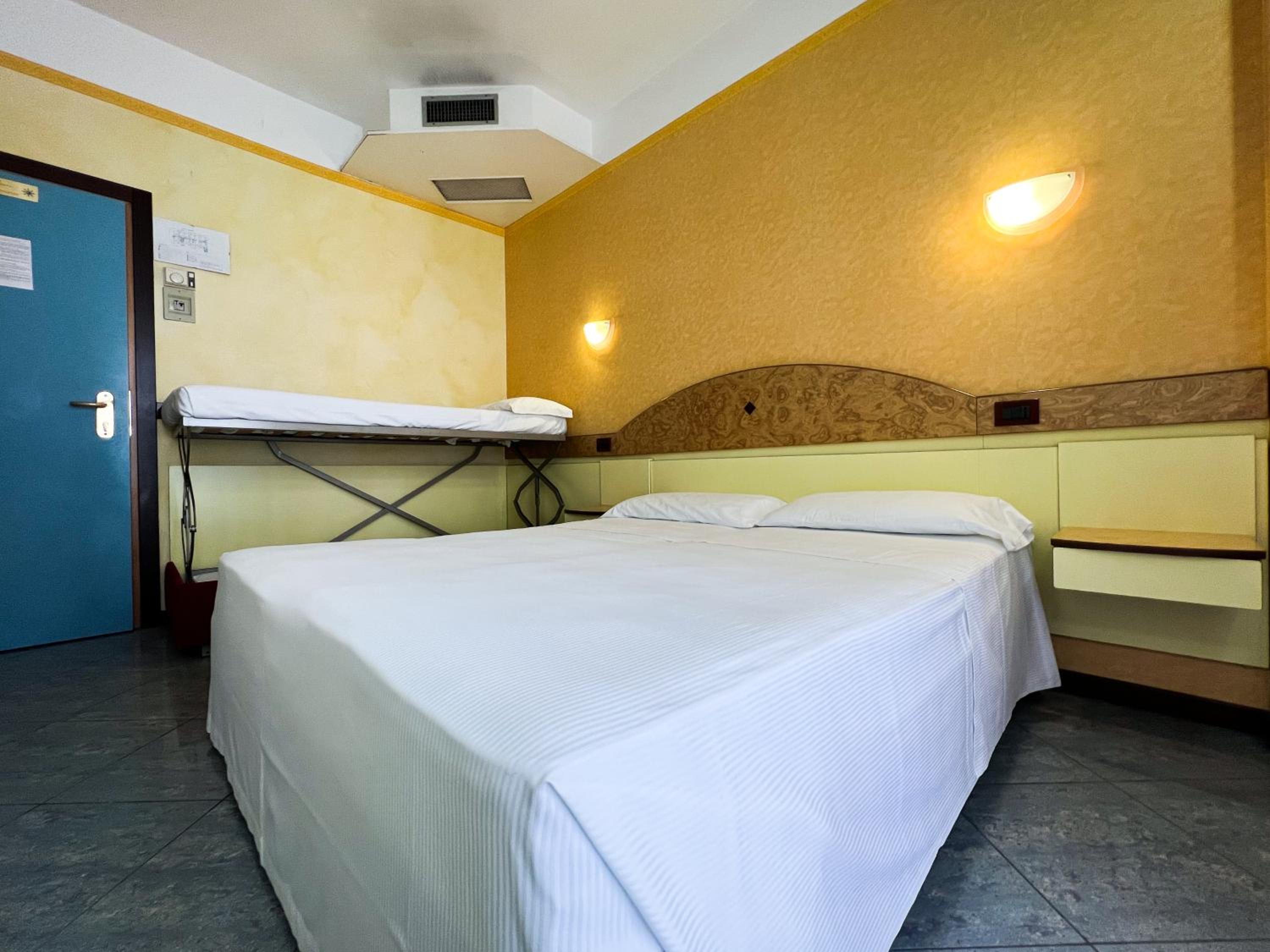 Quadruple Room with Balcony photo 1