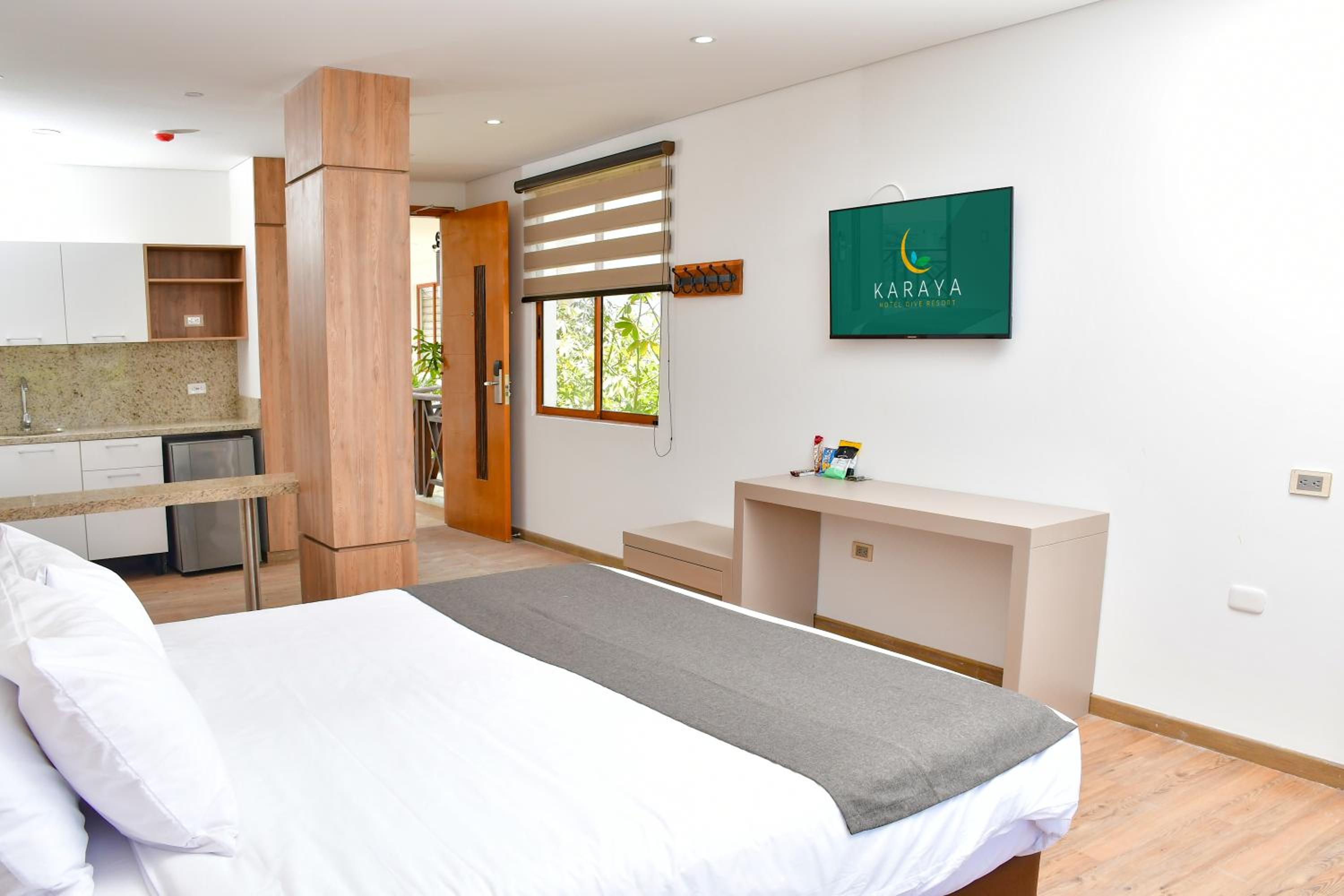 Suite with Balcony photo 1