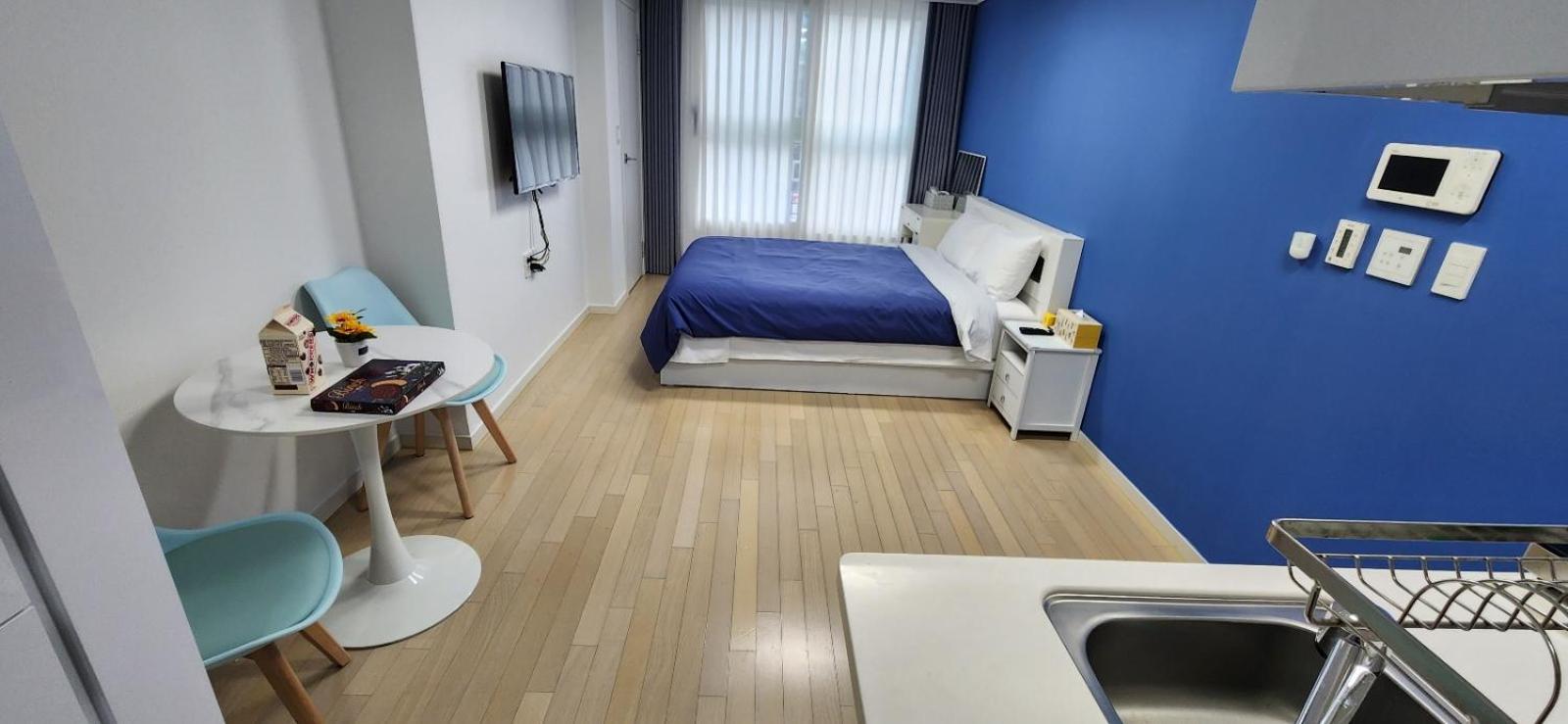 Studio Apartment