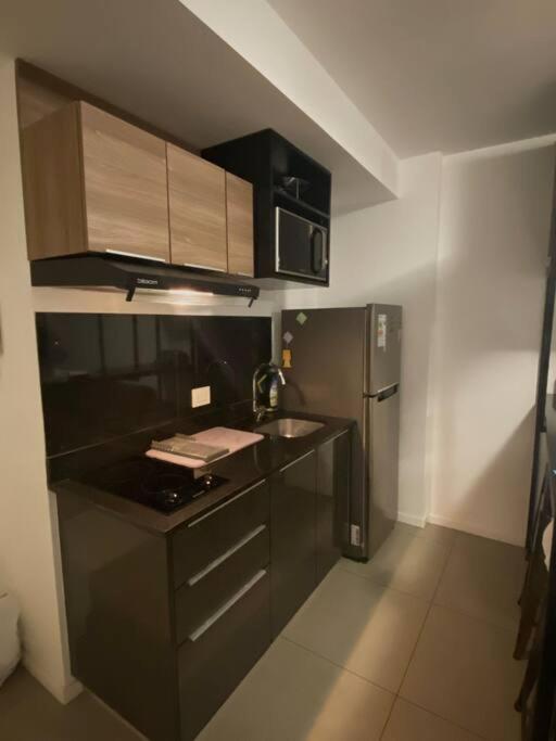 One-Bedroom Apartment photo 3