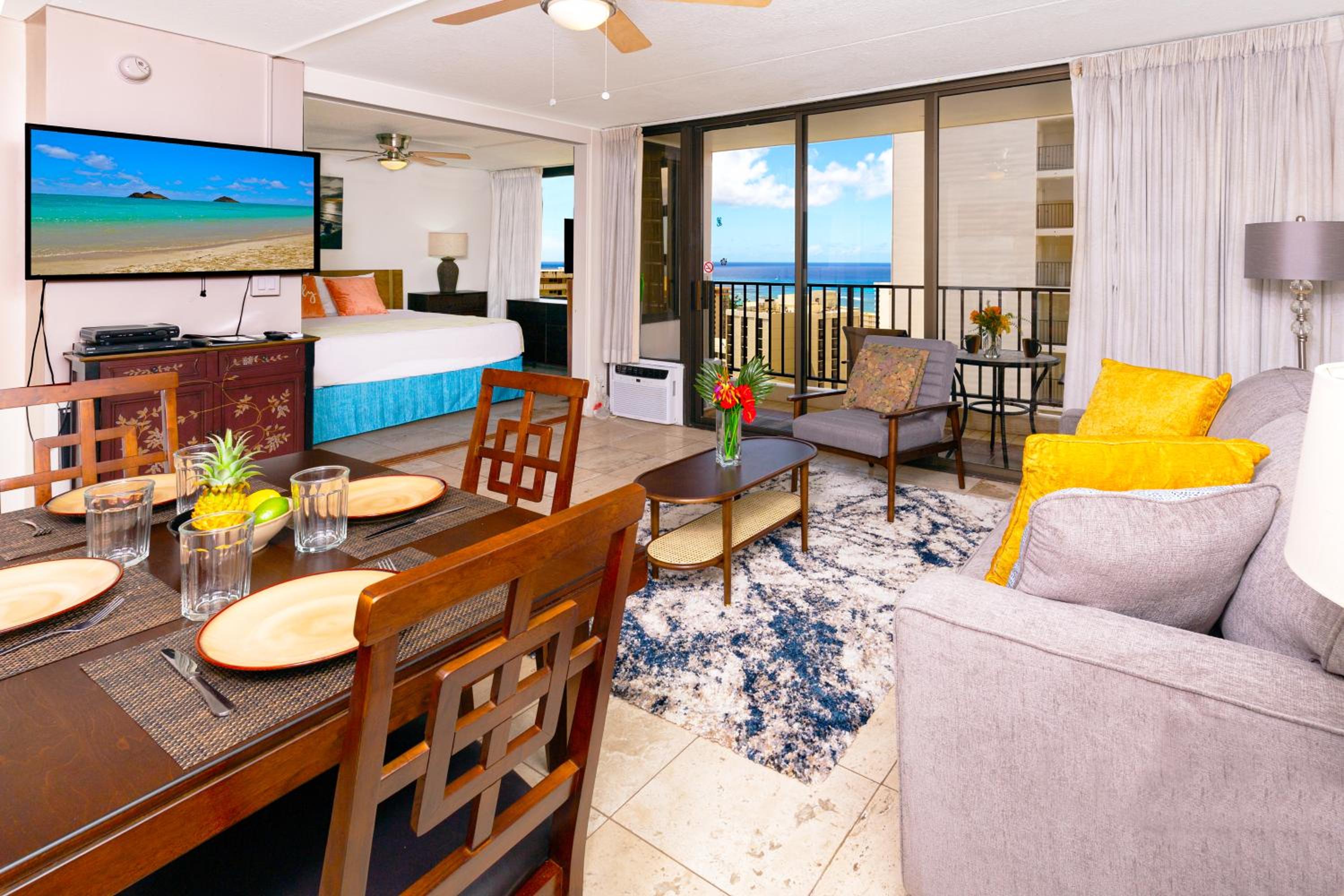 Ocean view retreat with lanai, pool & beach access: One-Bedroom Apartment photo