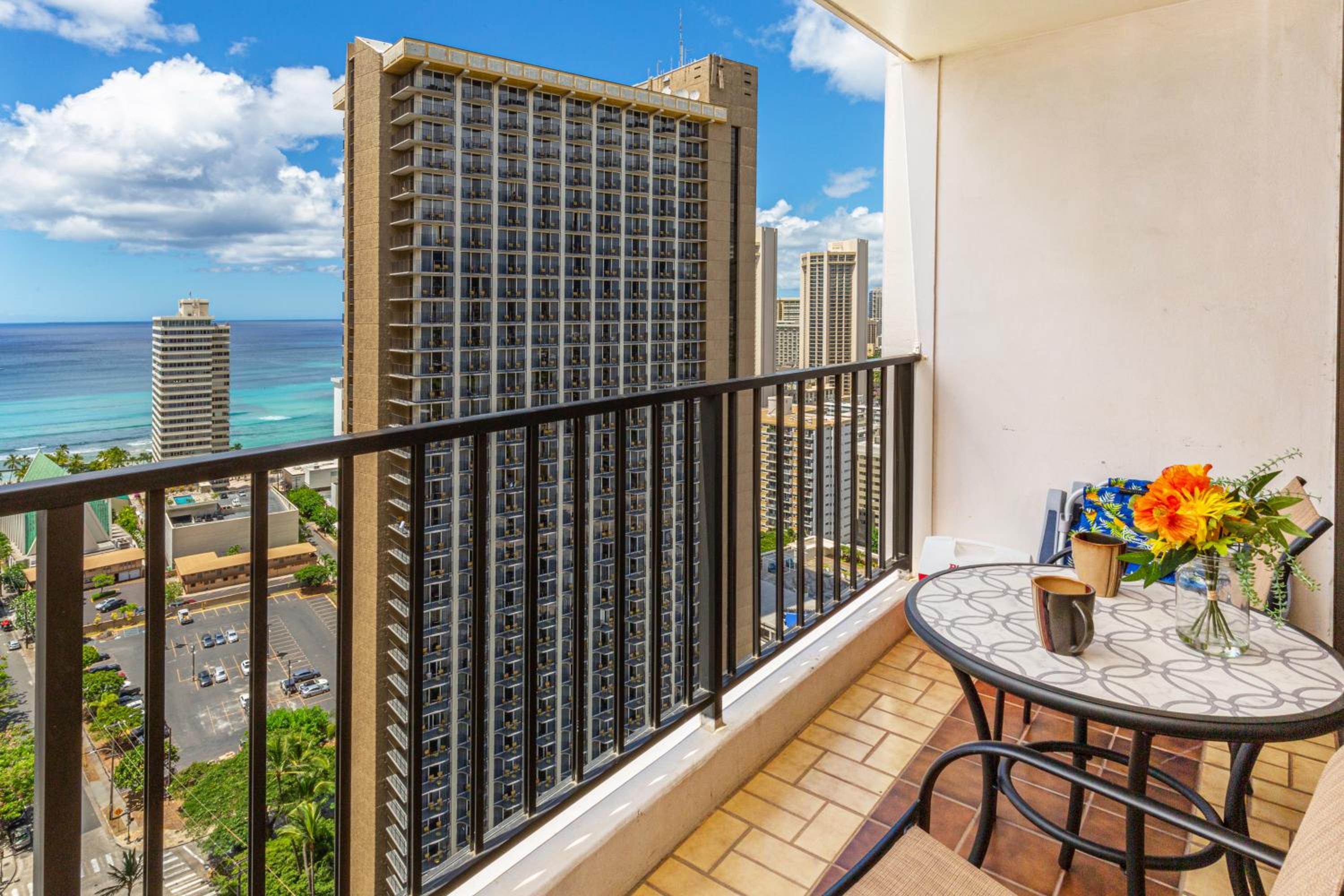 Ocean view retreat with lanai, pool & beach access: One-Bedroom Apartment photo