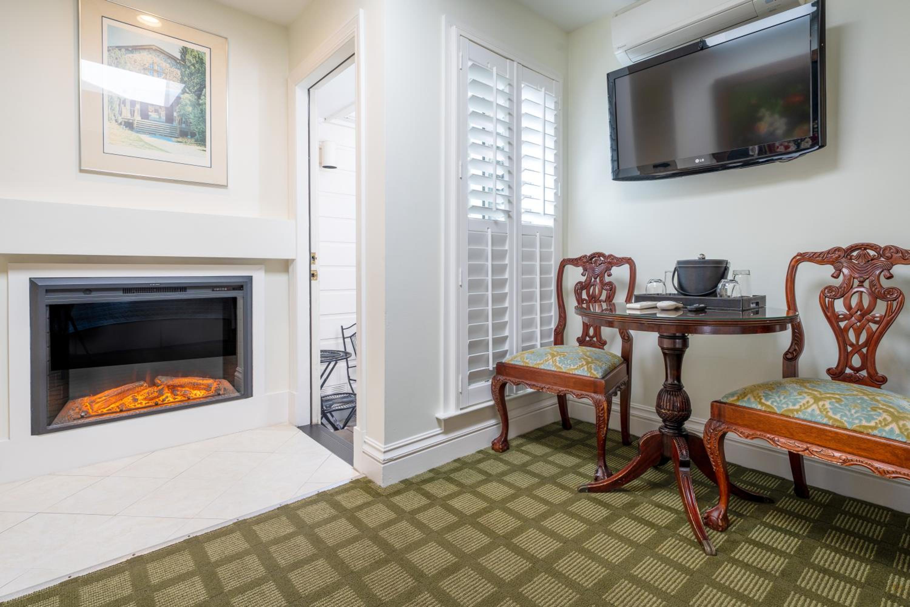 Standard Queen Room