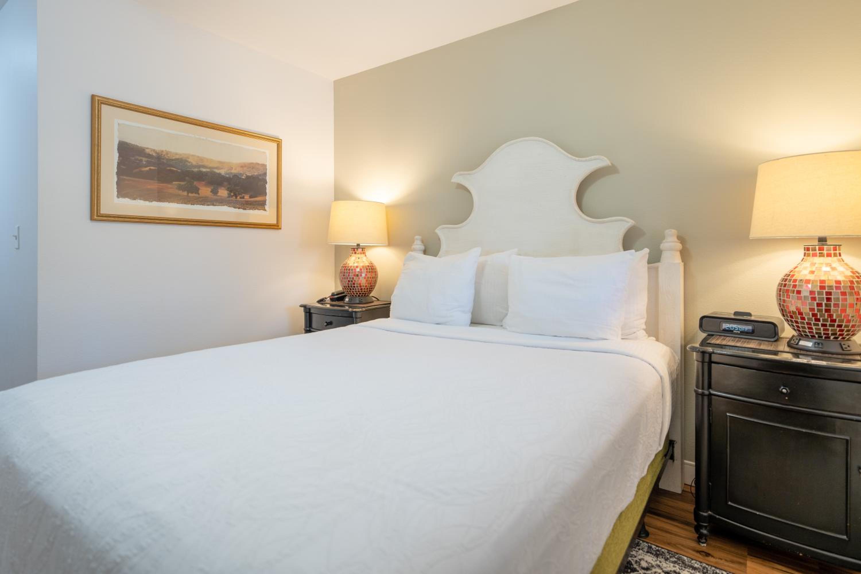 Standard Queen Room photo 2