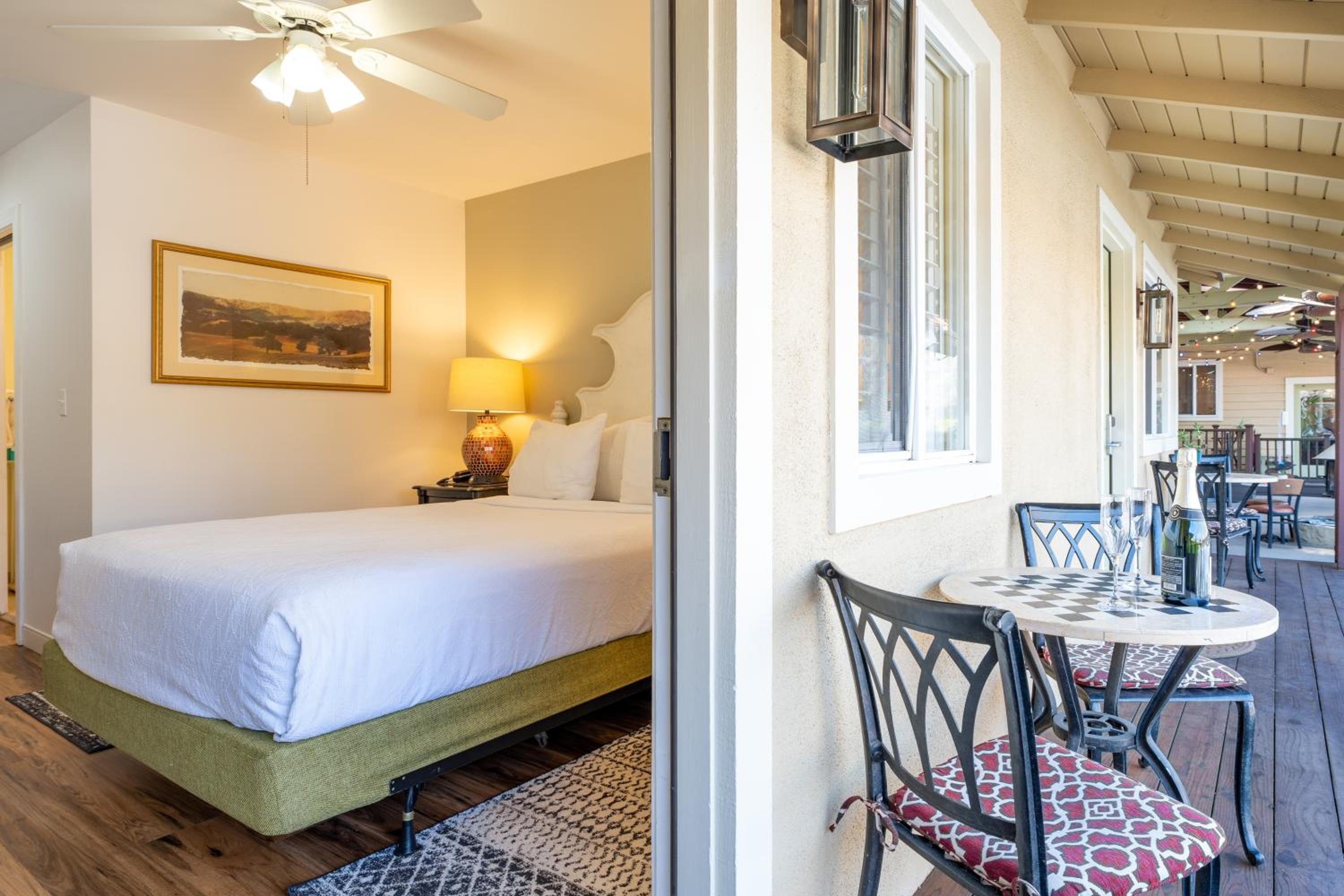 Standard Queen Room