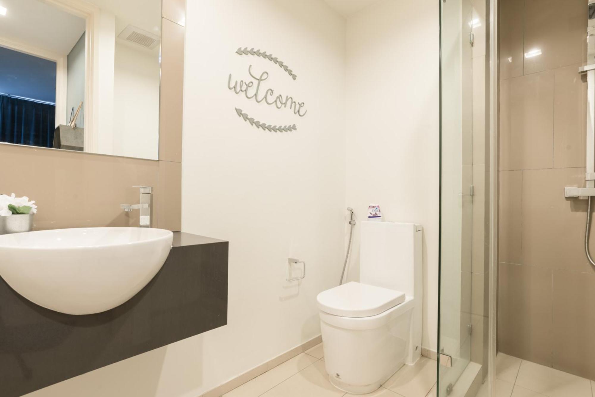 Deluxe Double or Twin Room with Pool View - Photo 7