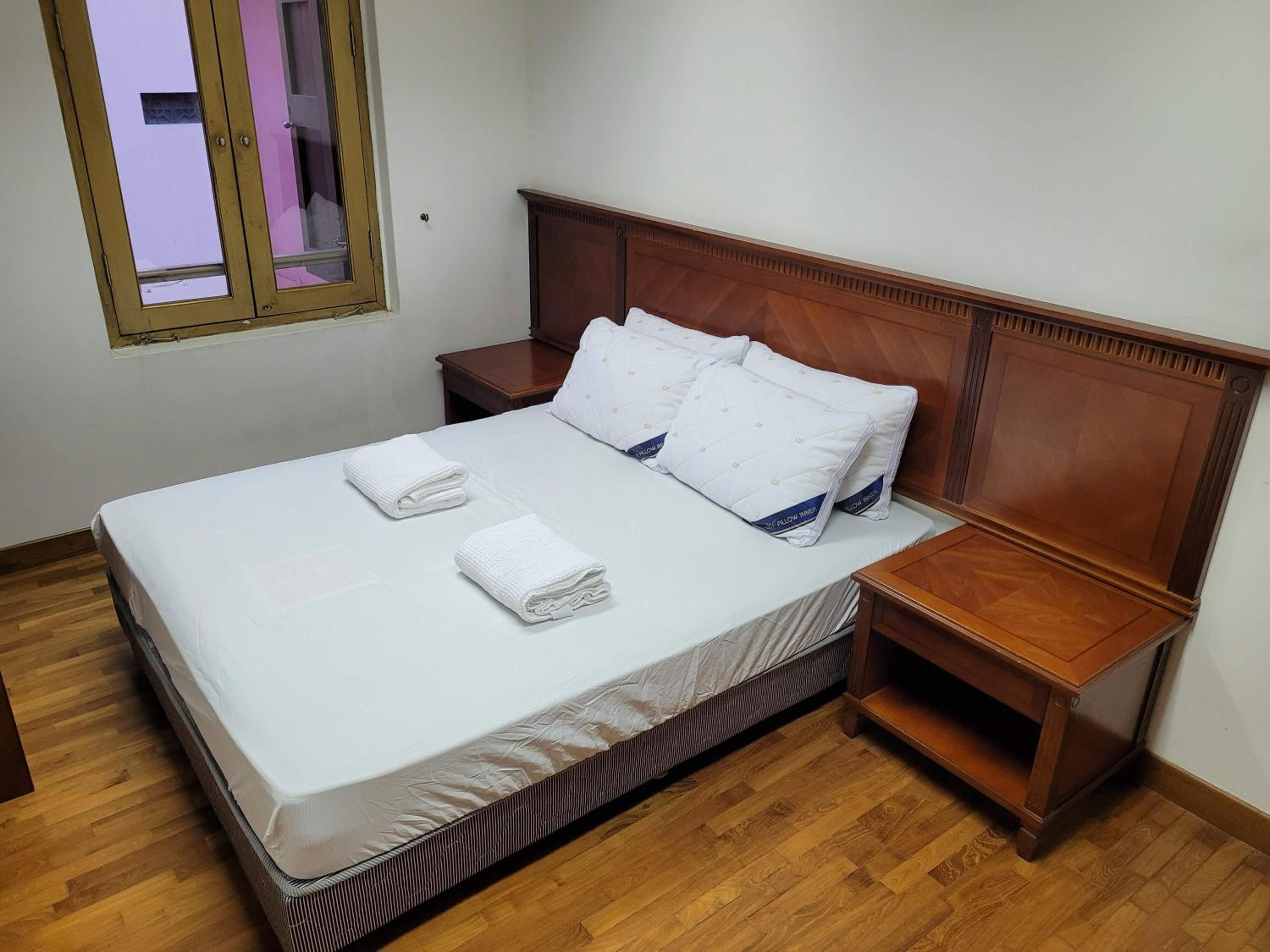 Standard Double Room with Shared Bathroom