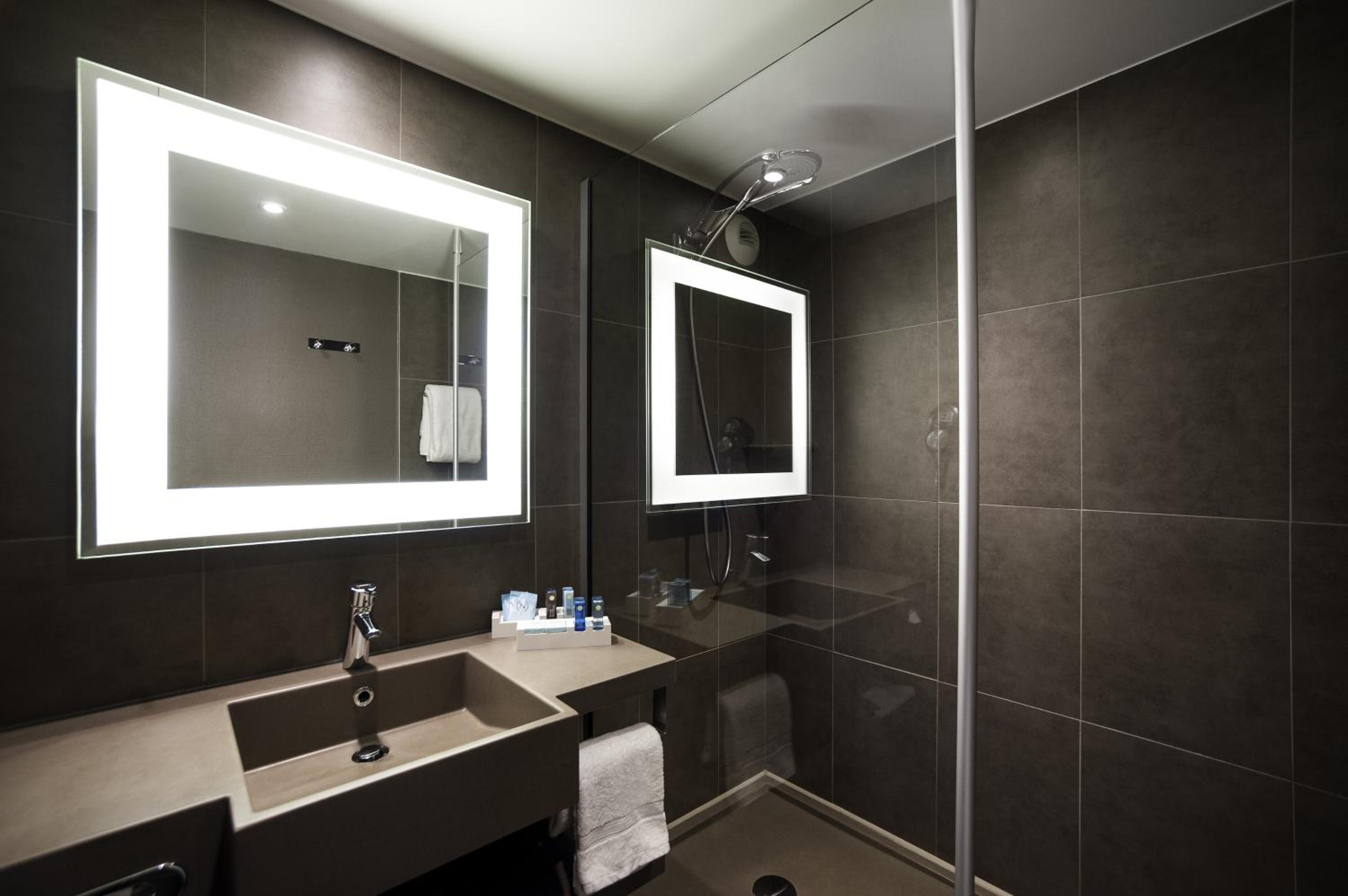 Executive Double Room with Sofa Bed - Photo 4