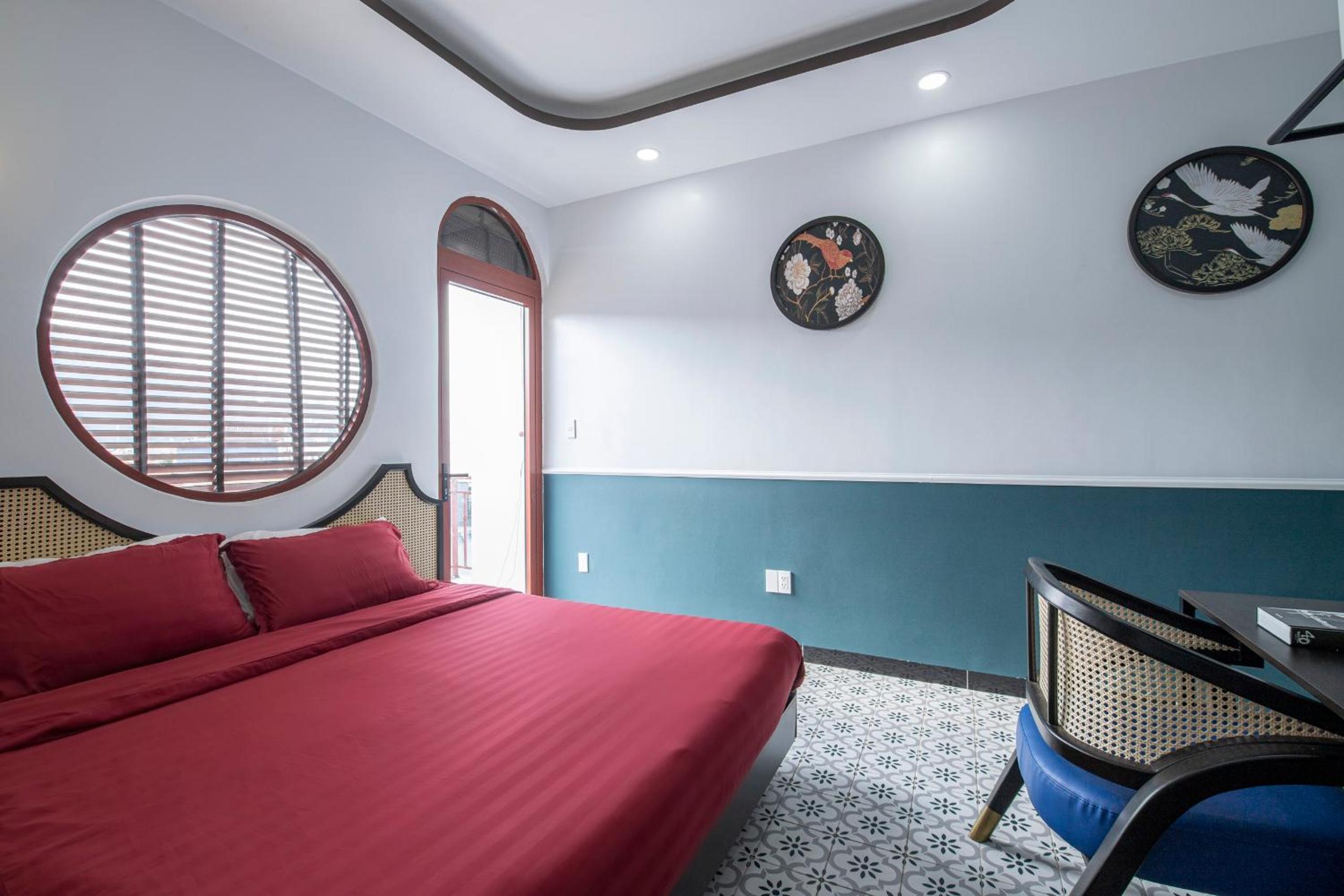 Deluxe Double Room with Balcony - Photo 4