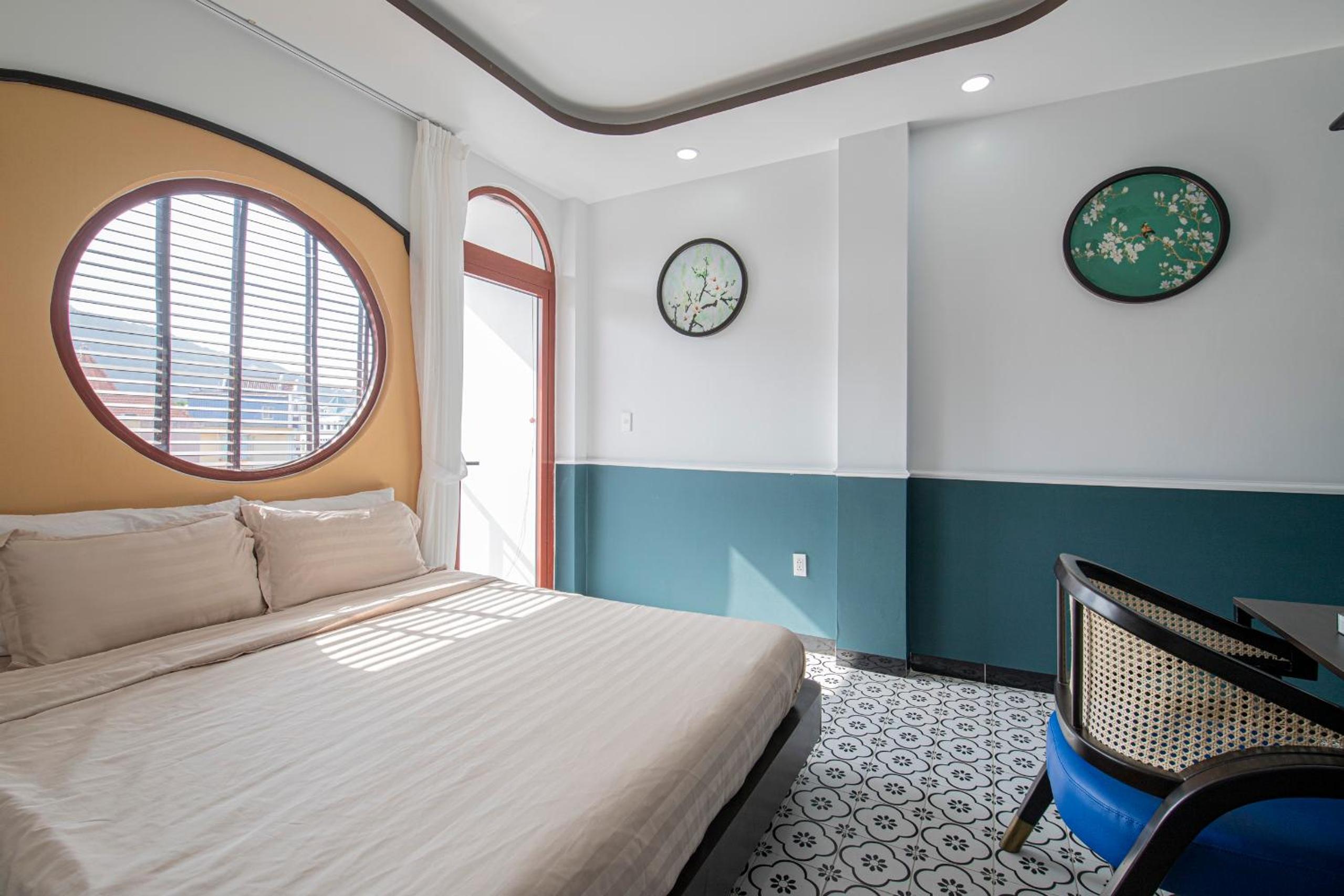 Deluxe Double Room with Balcony - Photo 5