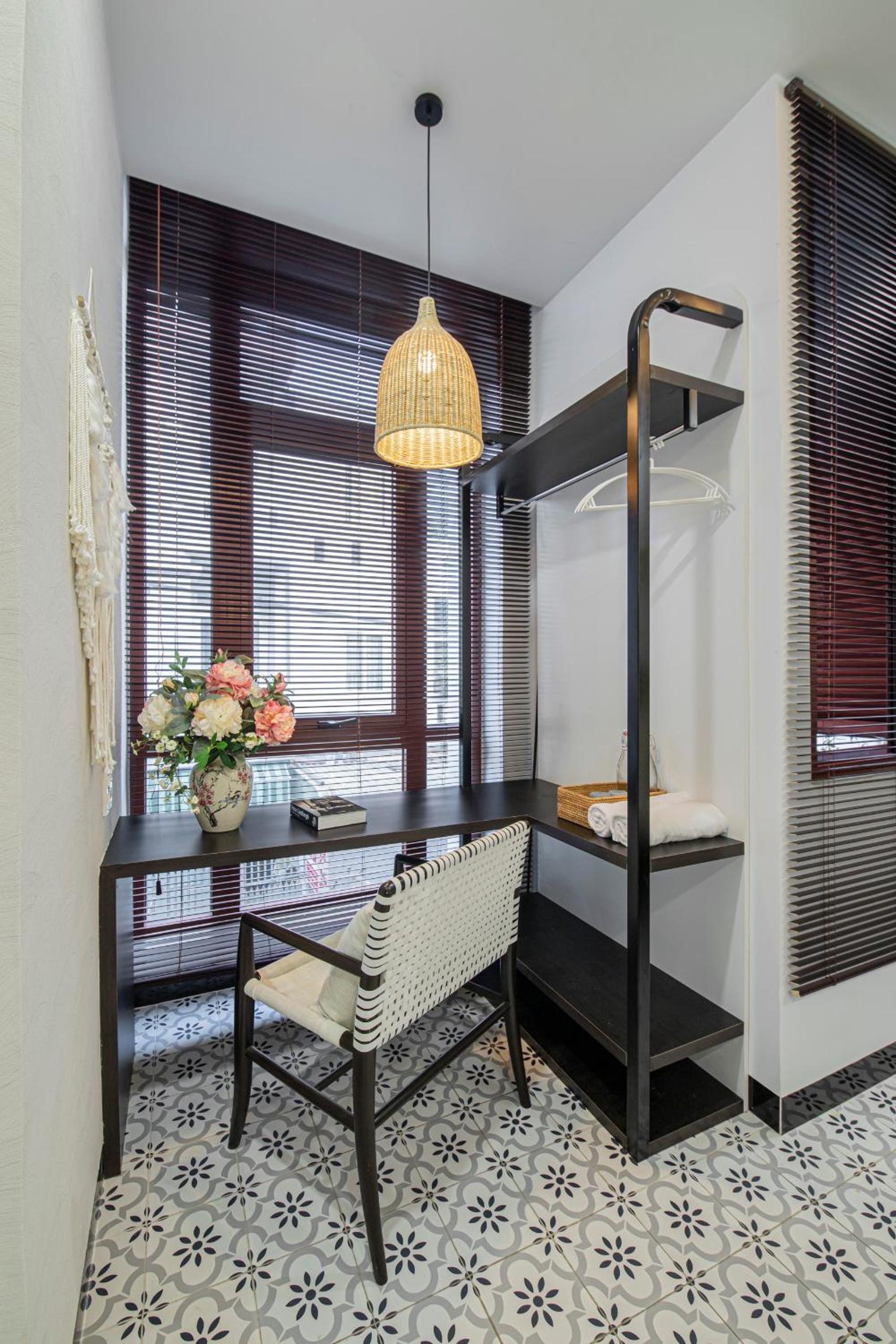 Deluxe King Room - Photo 8