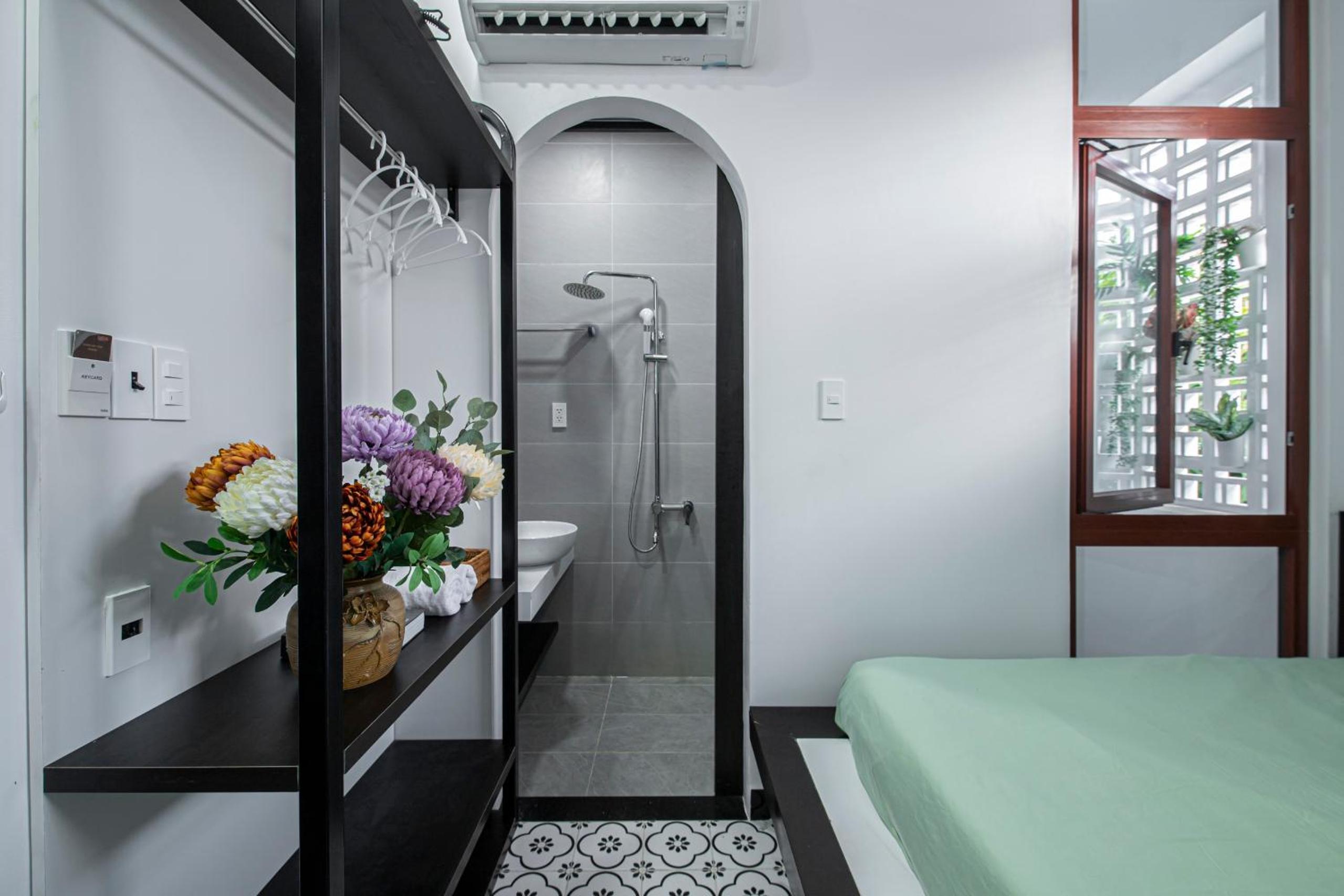 Superior King Room - Photo 16