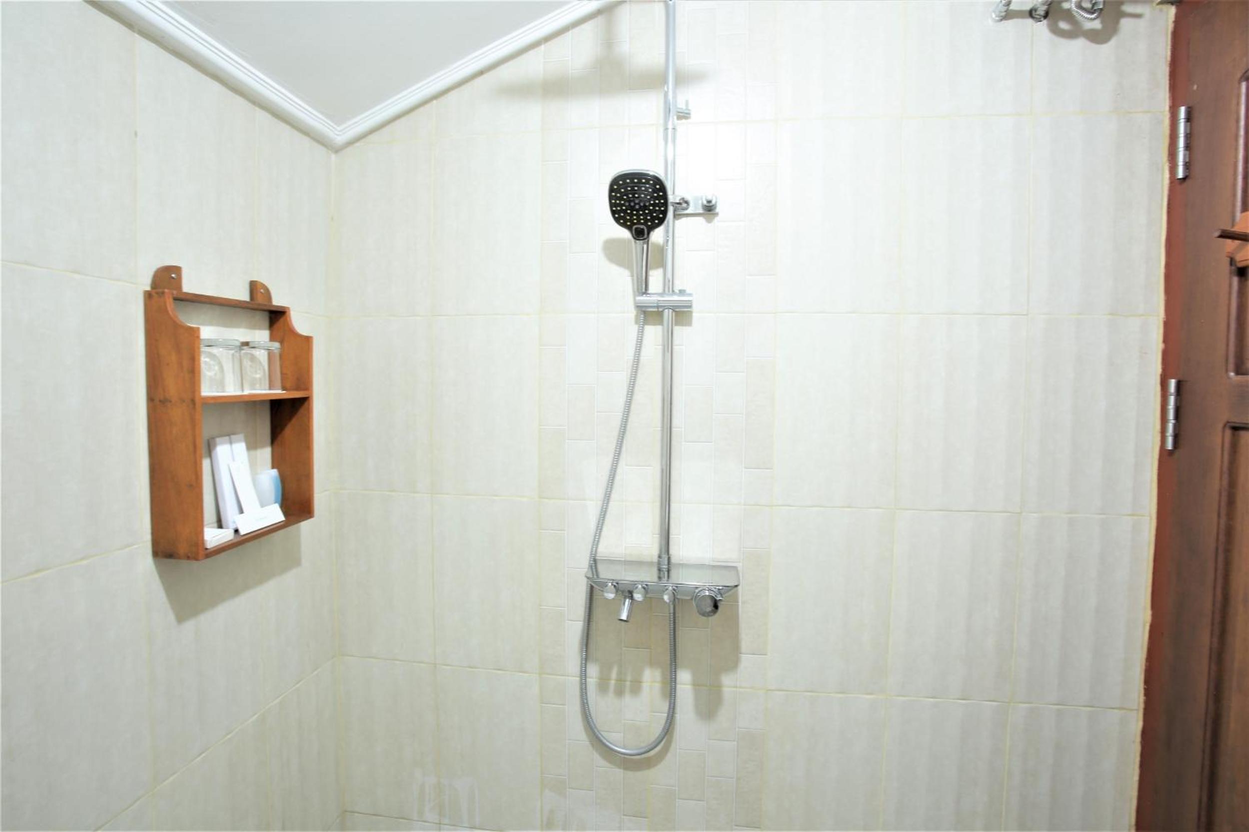 Deluxe Double Room with Balcony - Photo 2
