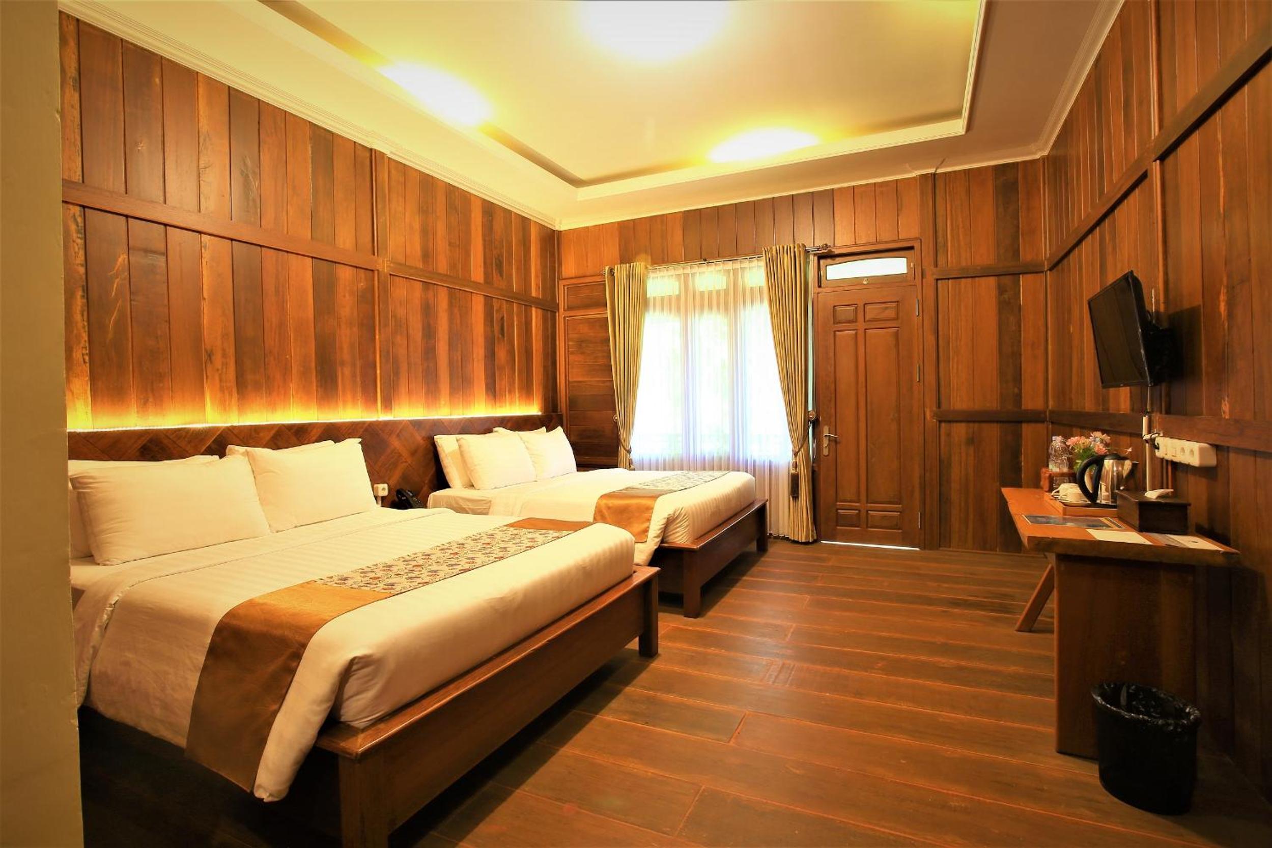 Family Room - Photo 7