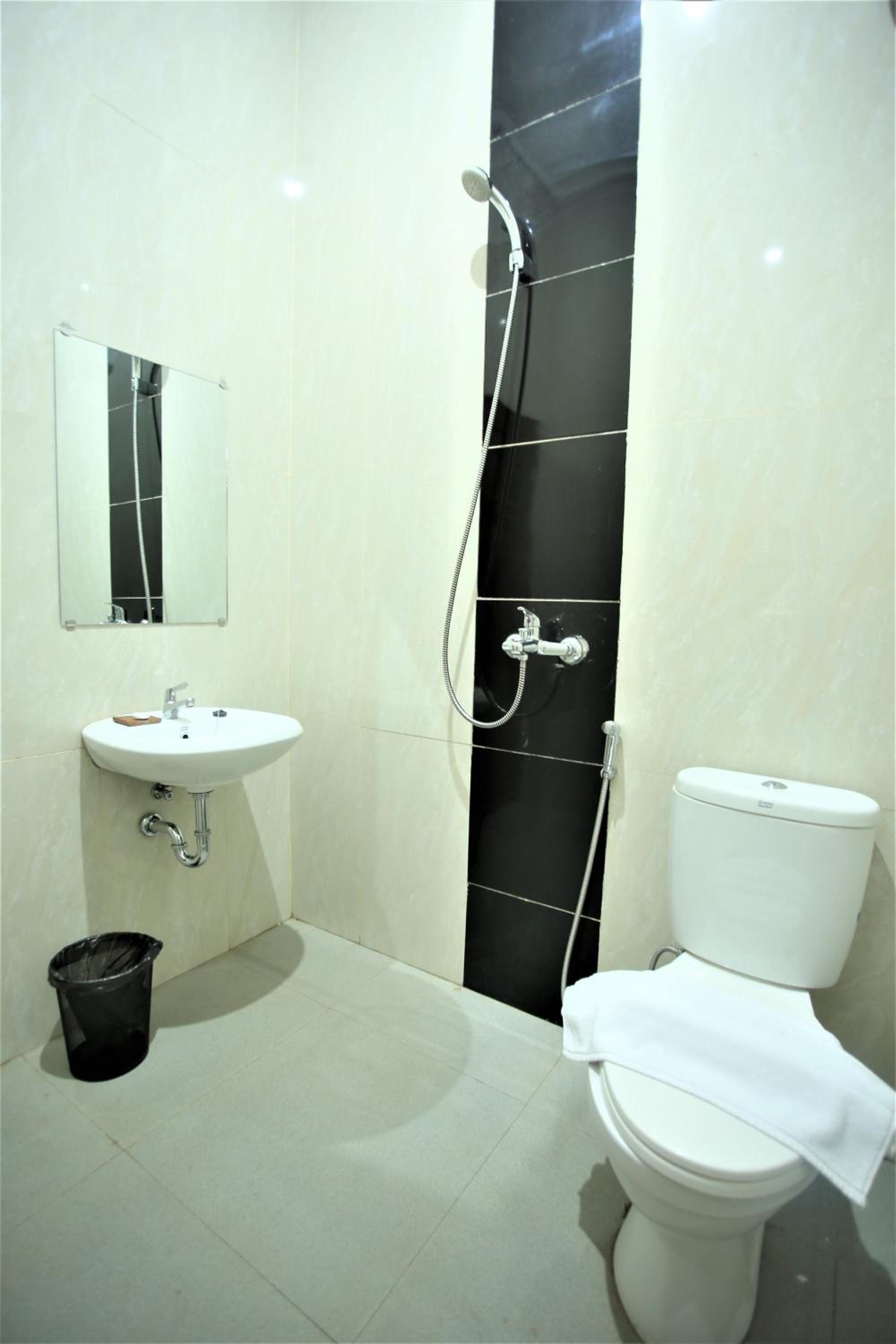 Family Room - Photo 12