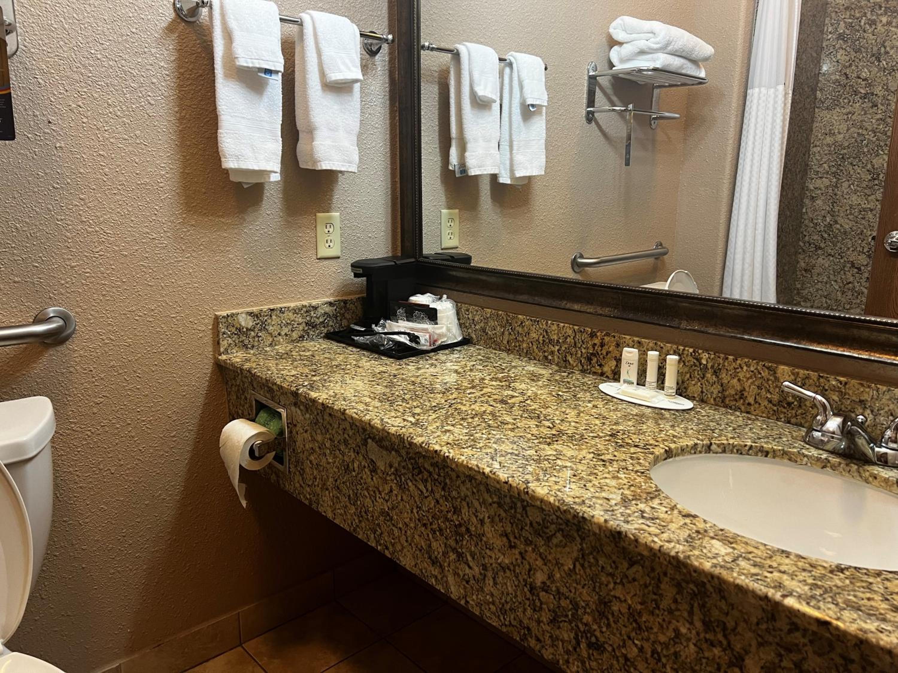 Queen Room with Two Queen Beds - Mobility/Hearing Accessible - Non-Smoking photo 3