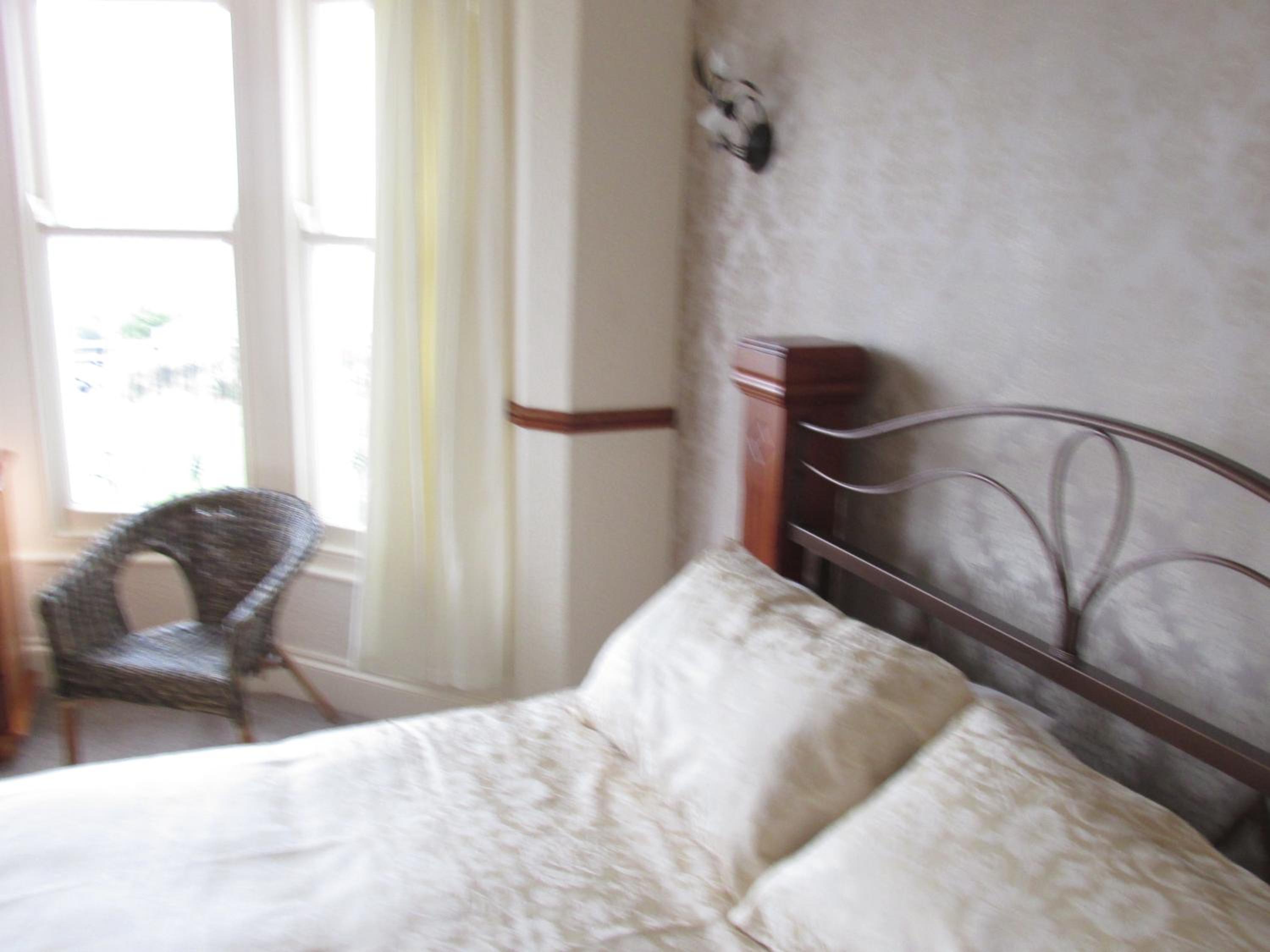 Double Room King Size bed with Sea View and Shared Bathroom photo 2