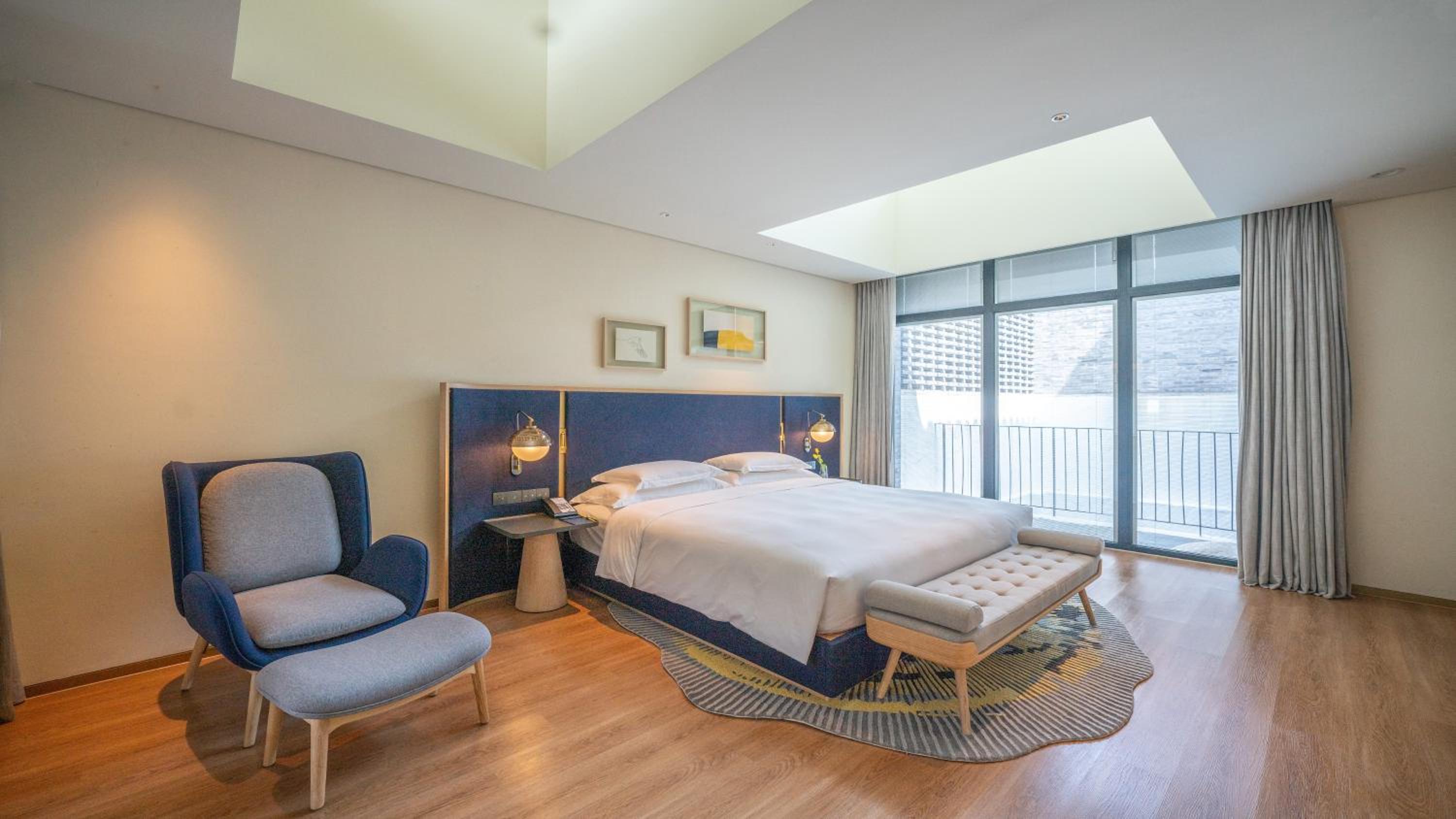 One-Bedroom Suite - Photo 1
