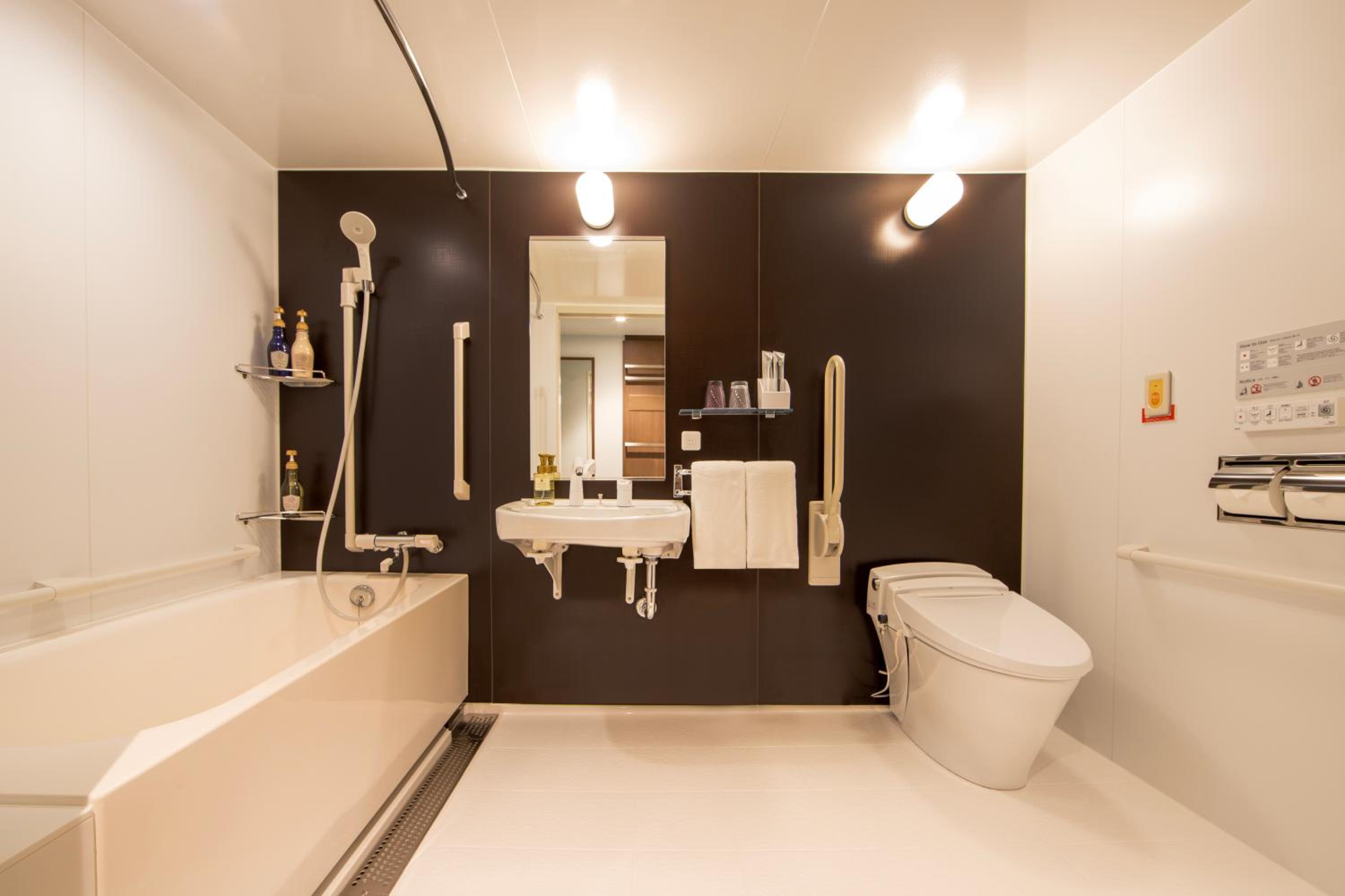 Standard Double Room thumbnail 6