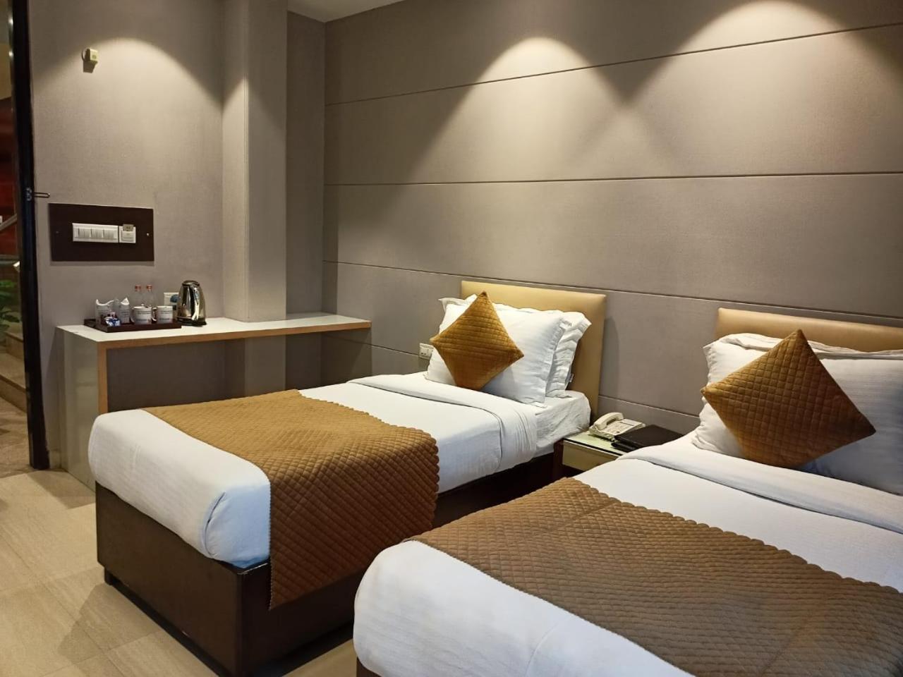 Superior Double or Twin Room - Hotel credit of ₹250/- on a minimum food order of ₹1,000/- and above - 10% discount on laundry for up to two pcs (applicable once during the stay; eligible items:trouser/shirt), Complimentary evening refreshments(Tea/Cof