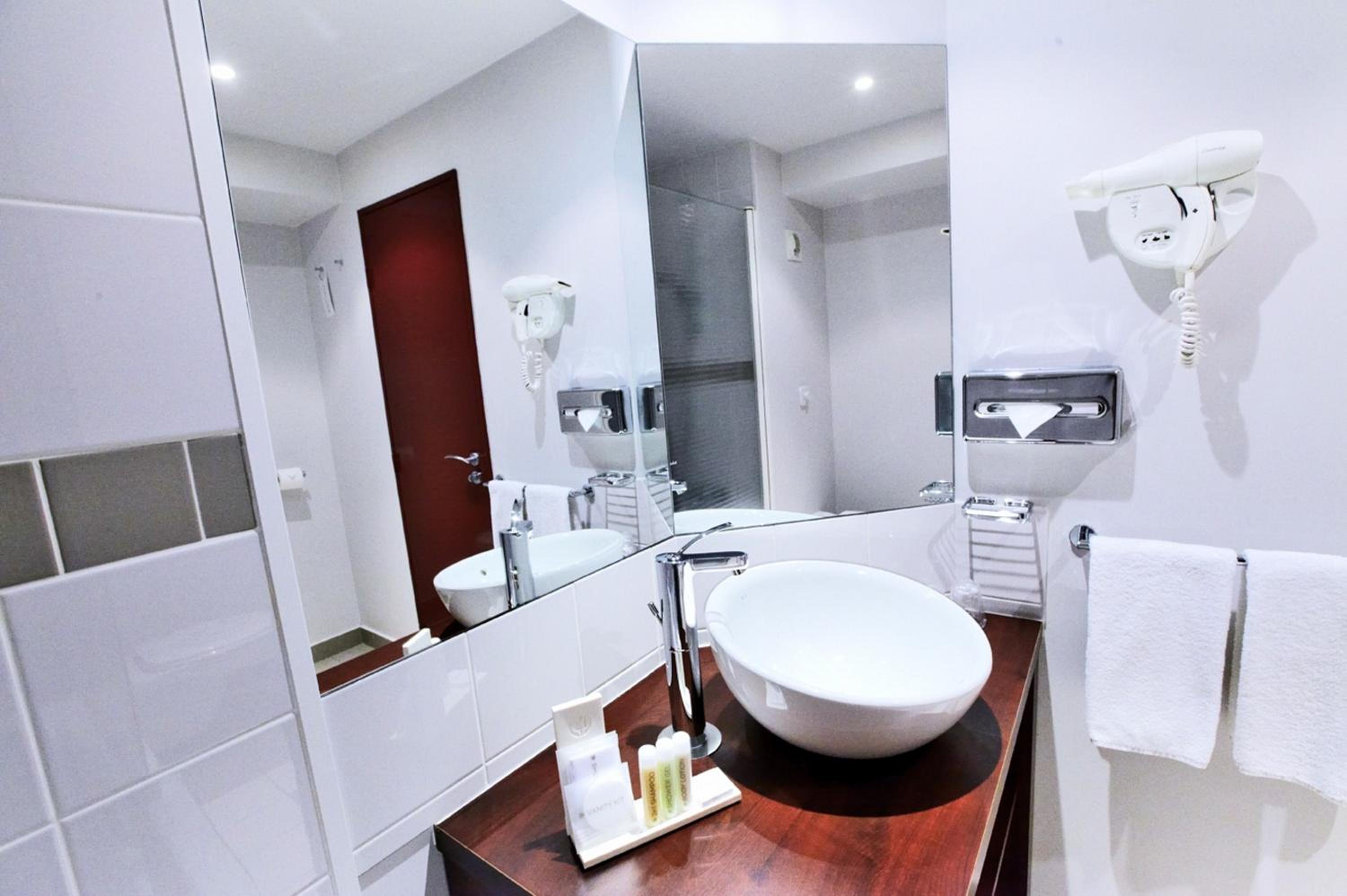 Standard Double Room - Photo 4