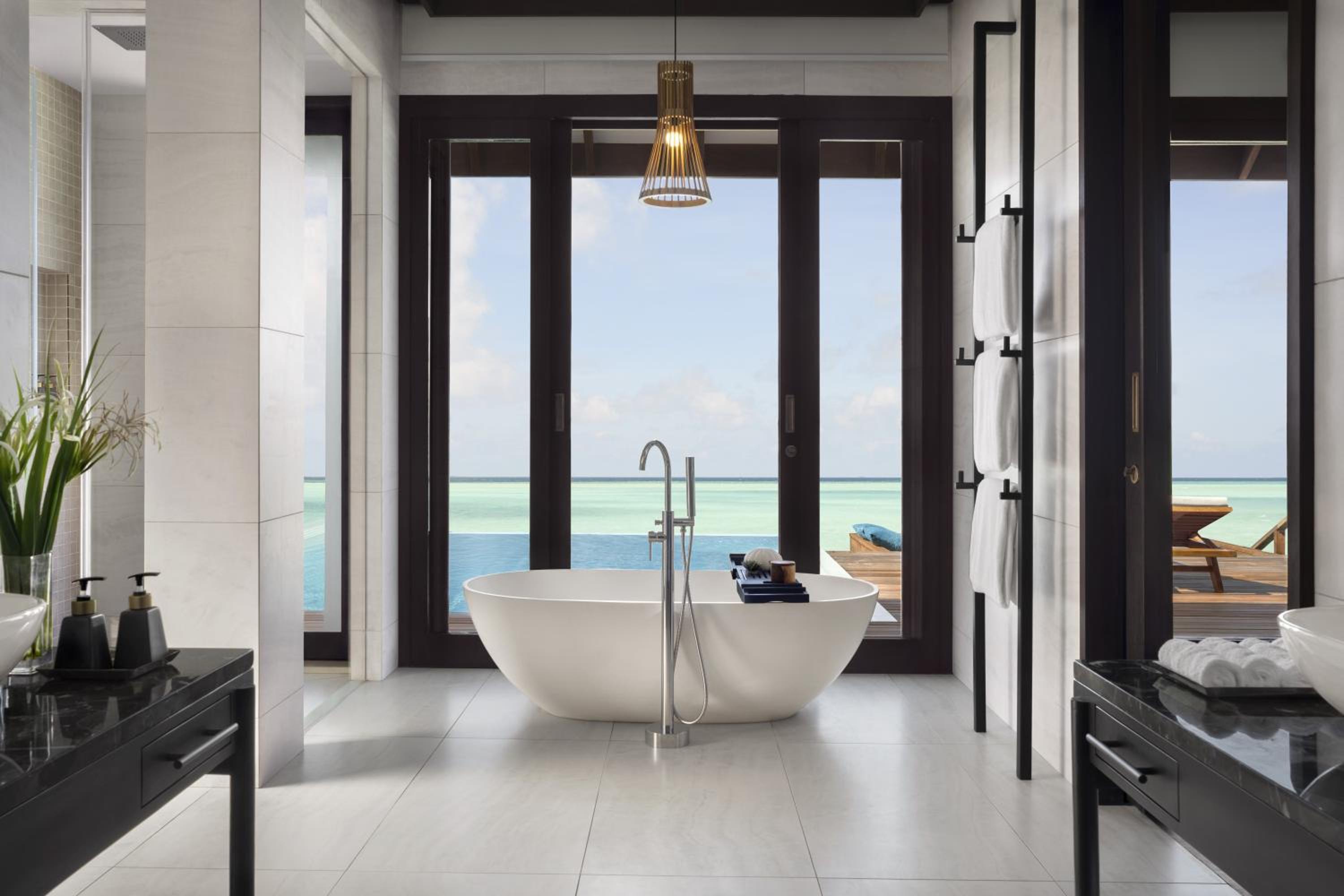 Deluxe Over Water Pool Villa - Photo 9