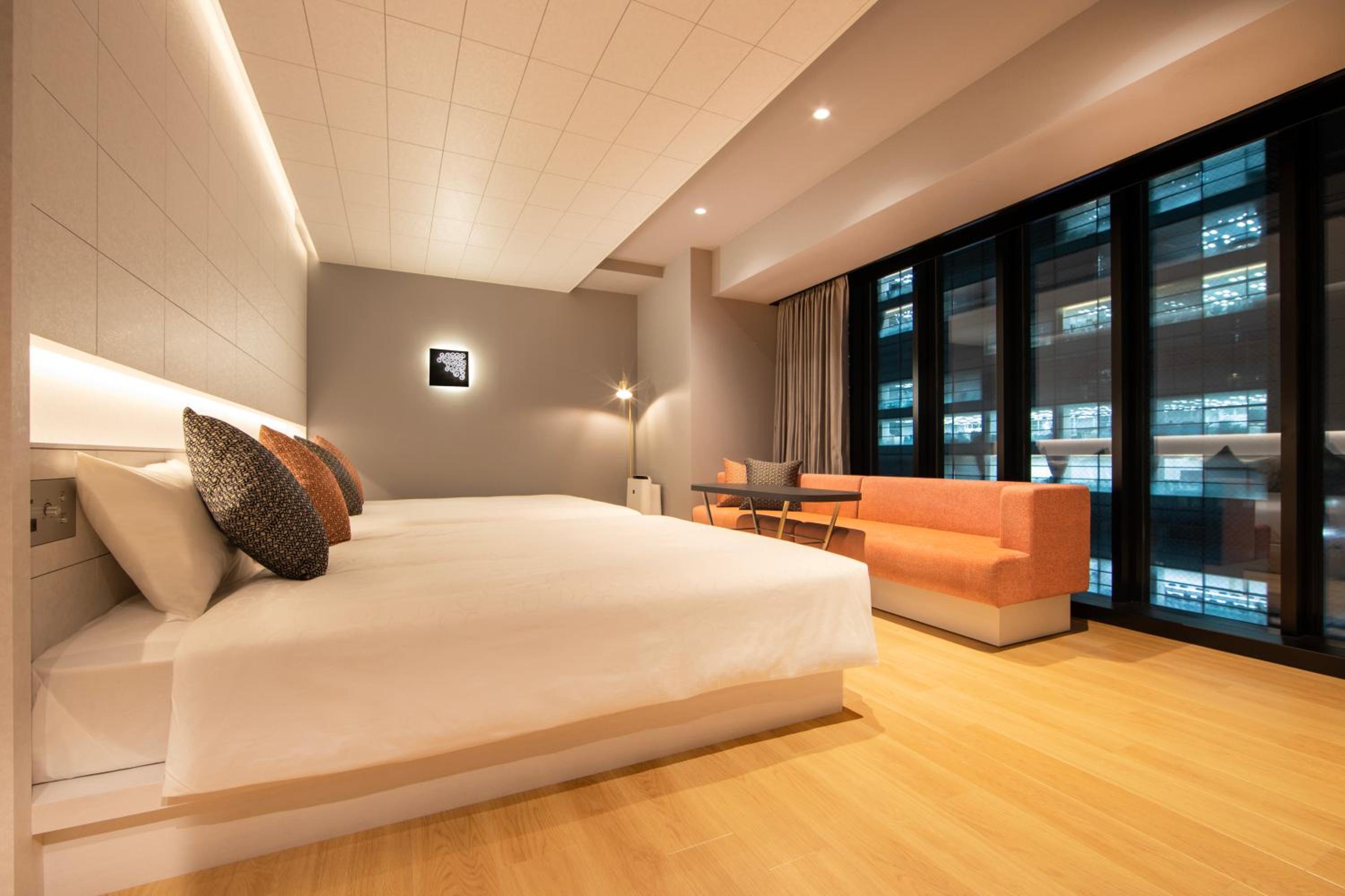 Deluxe Wide Twin Room