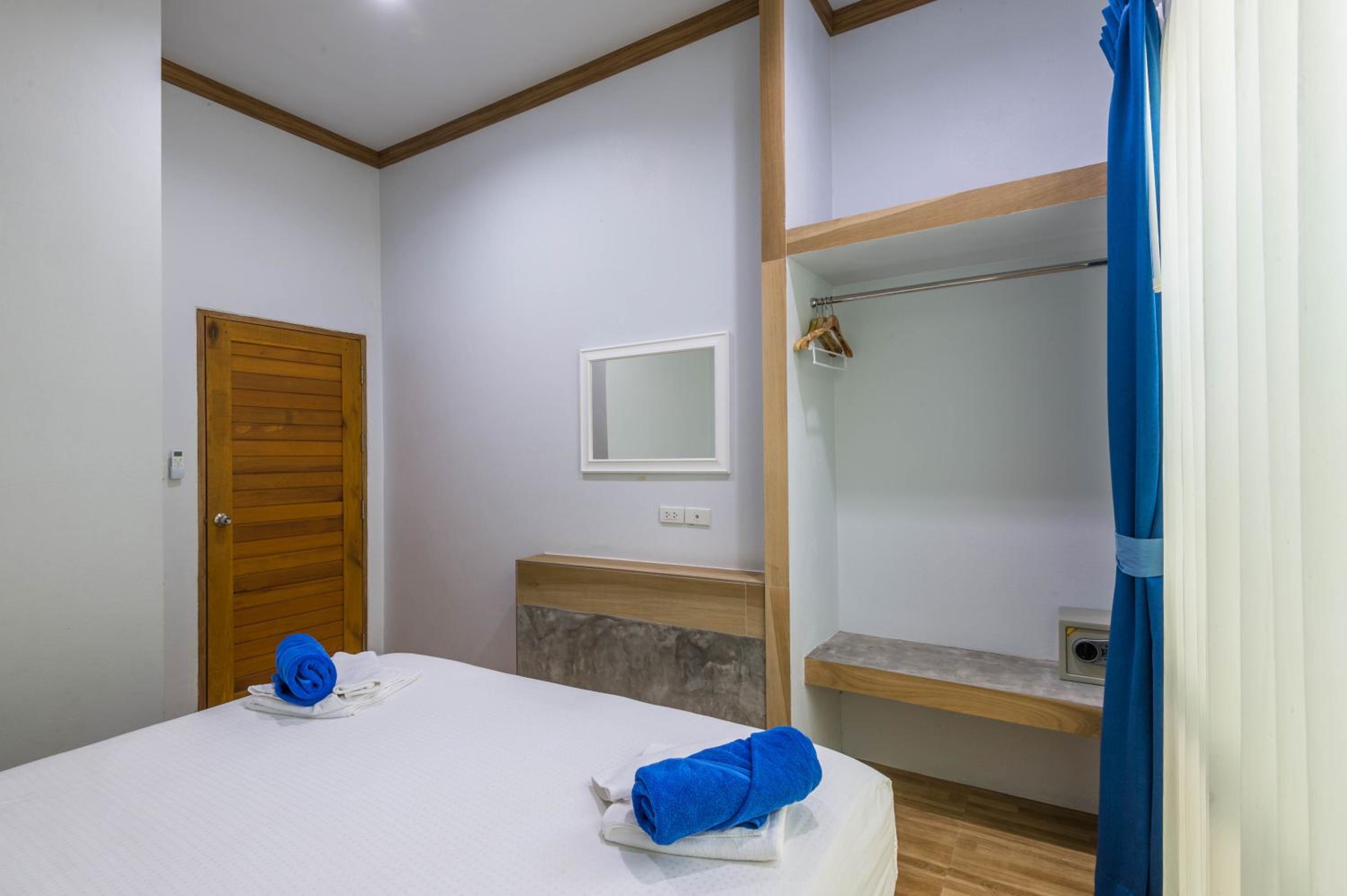 Two-Bedroom Villa with Pool Access - Photo 7