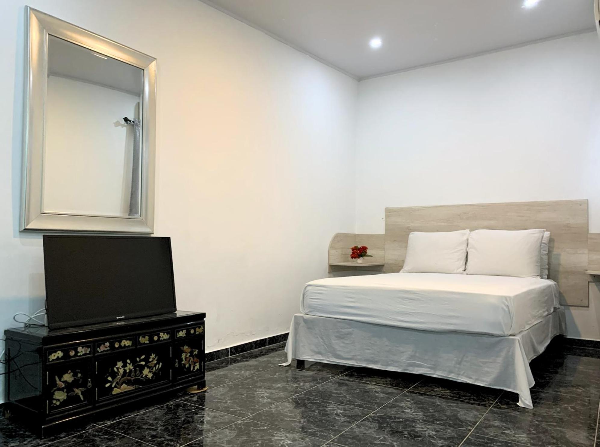 Double Room with Private Bathroom photo 3