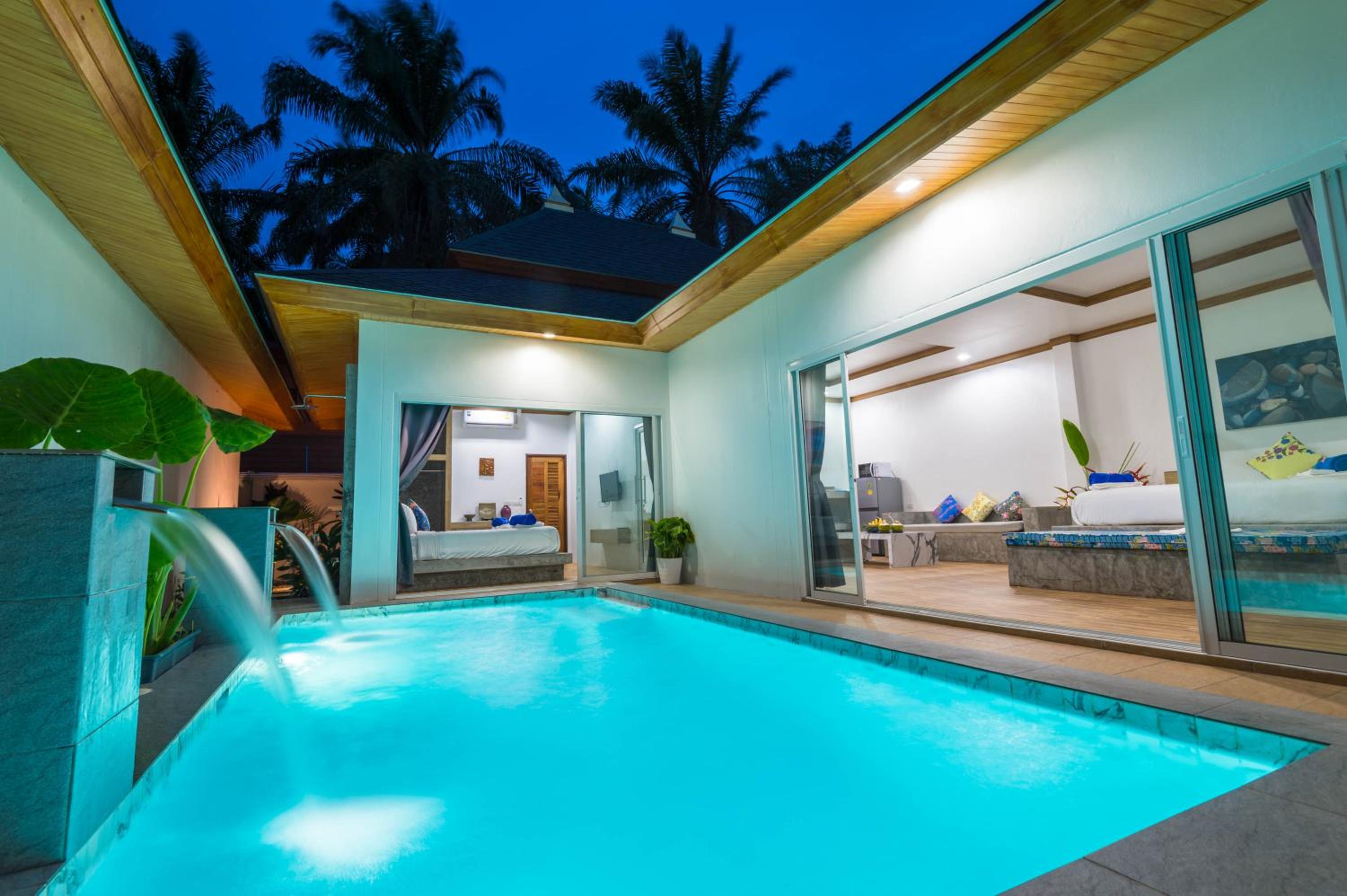 Villa with Private Pool - Photo 9