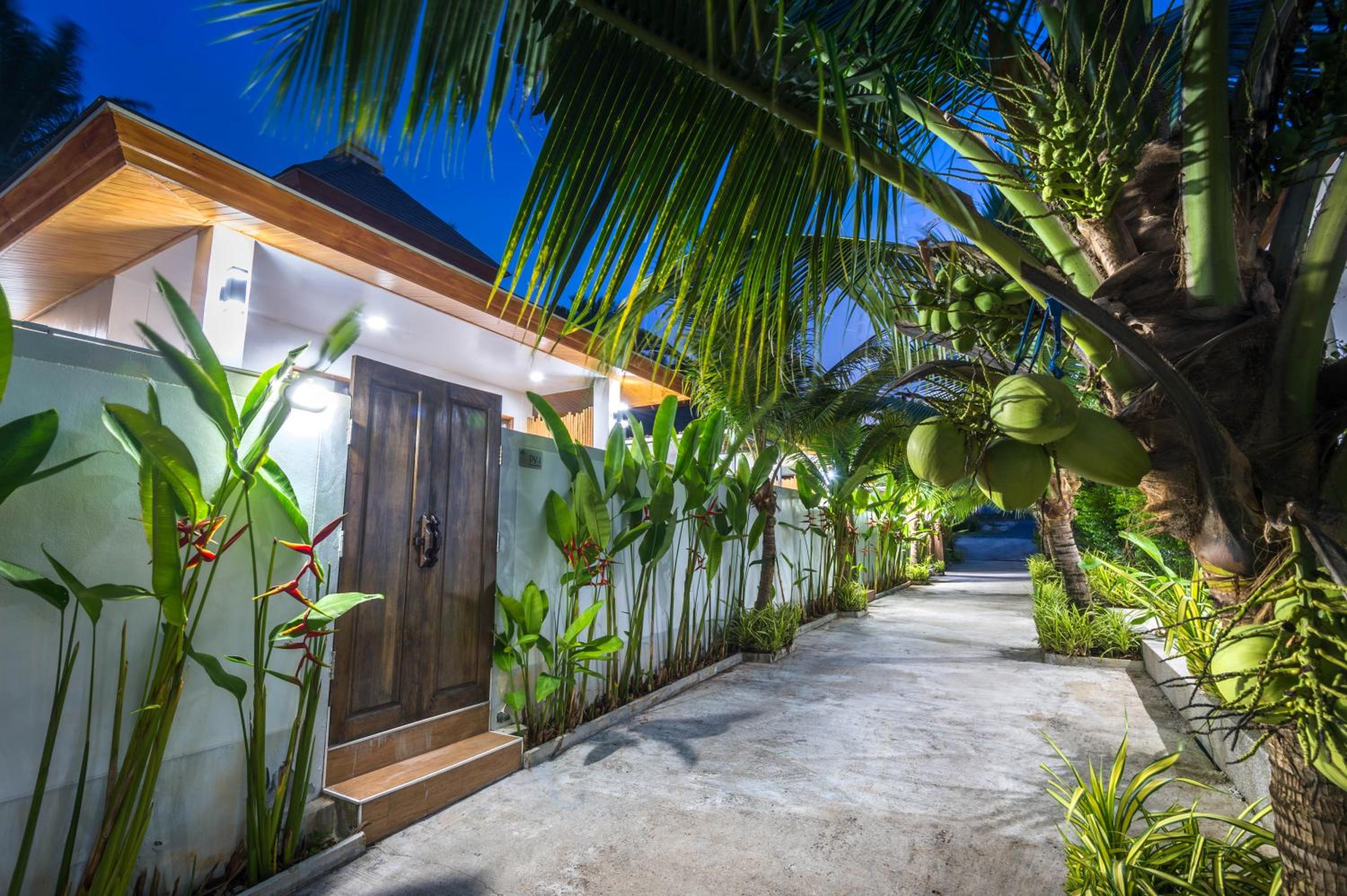 Villa with Private Pool - Photo 4