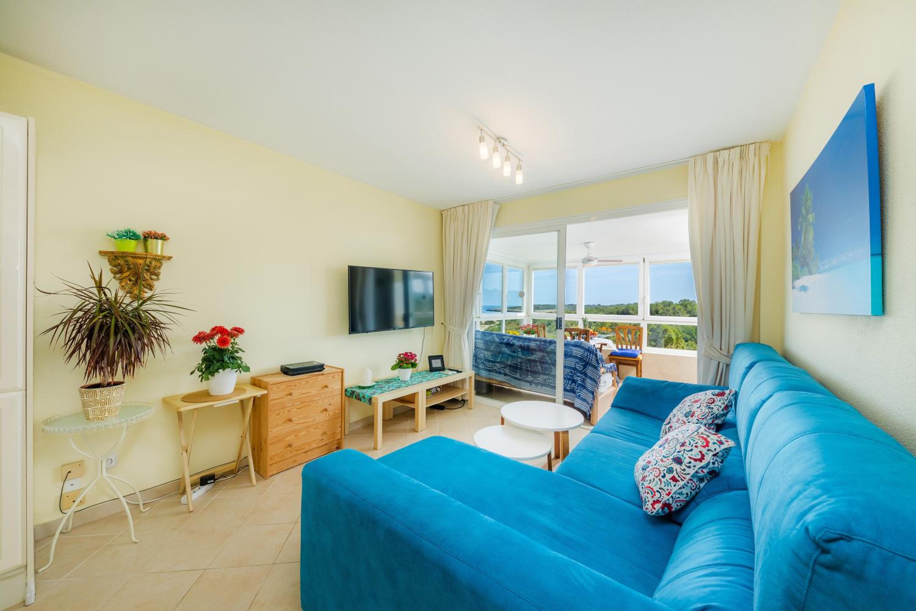 Two-Bedroom Deluxe Apartment with Ocean View photo 3