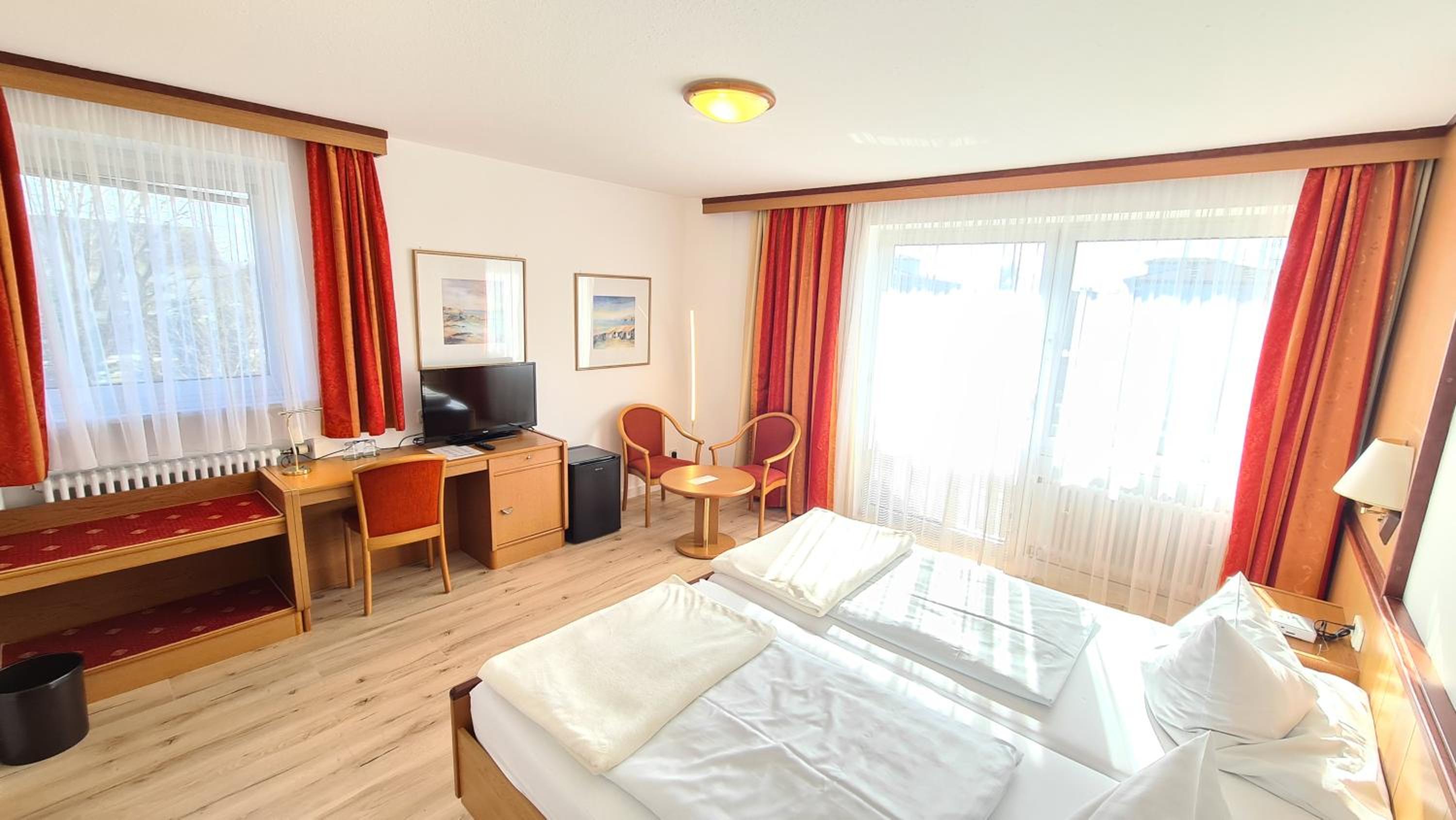 Comfort Double Room with Shower 