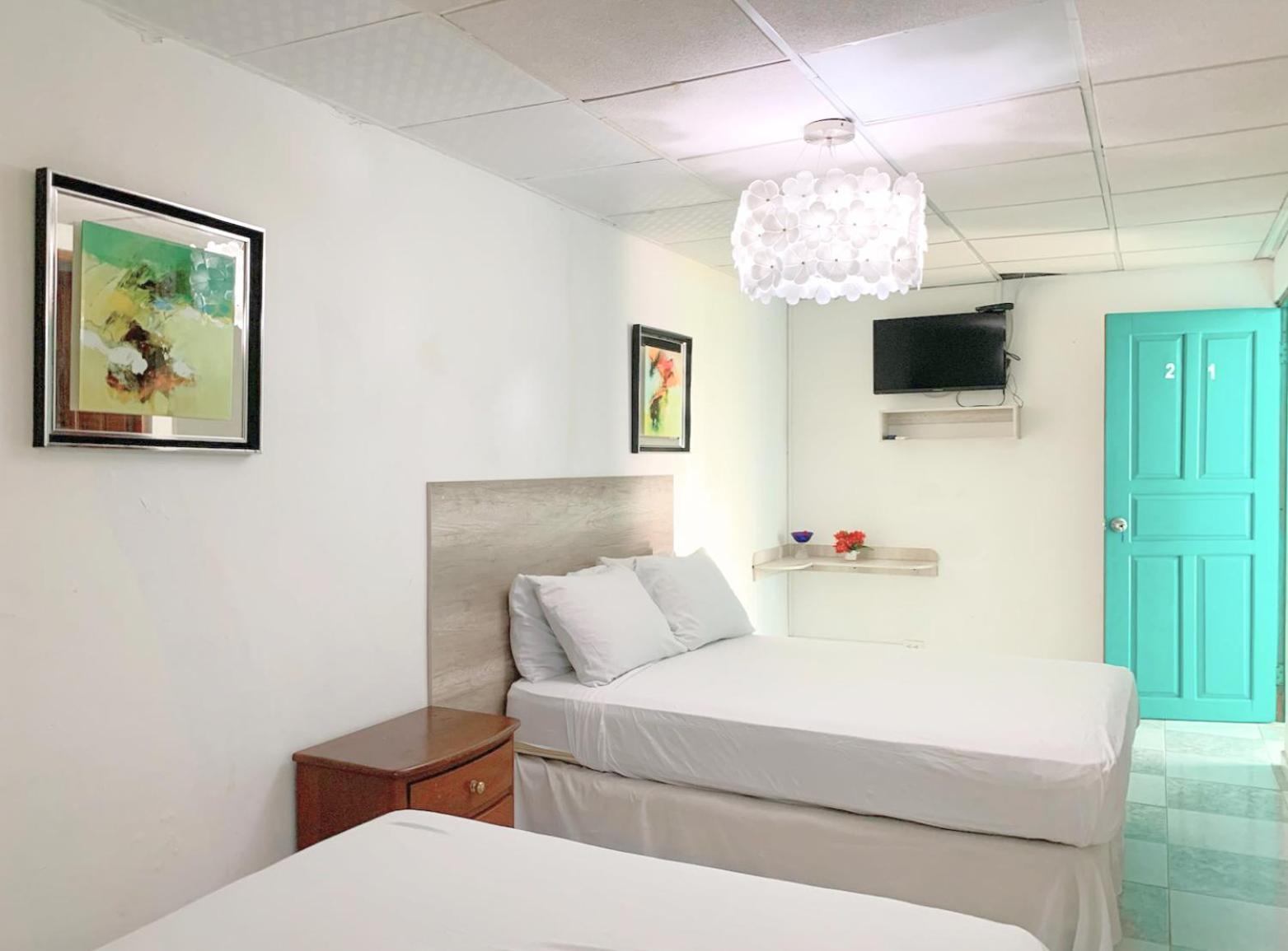 Quadruple Room with Private Bathroom photo 1