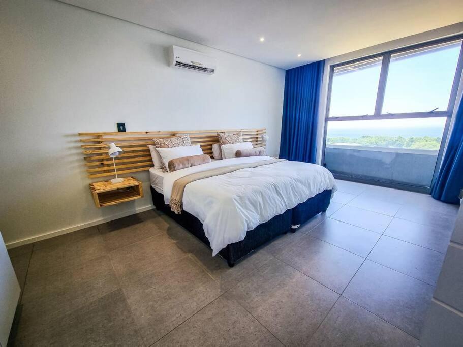 Three-Bedroom Apartment - Photo 10