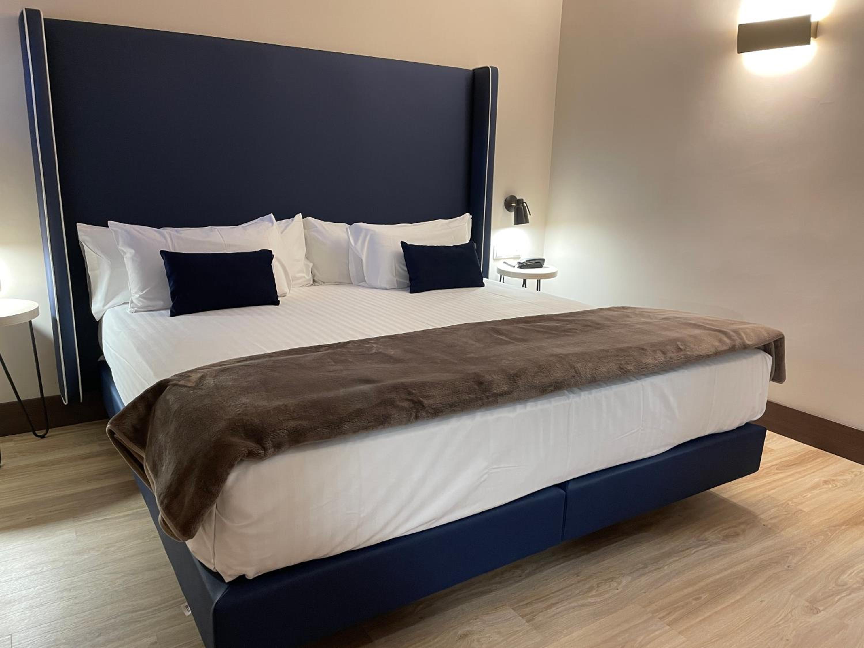 Habitación doble con cama extragrande - Photo 2