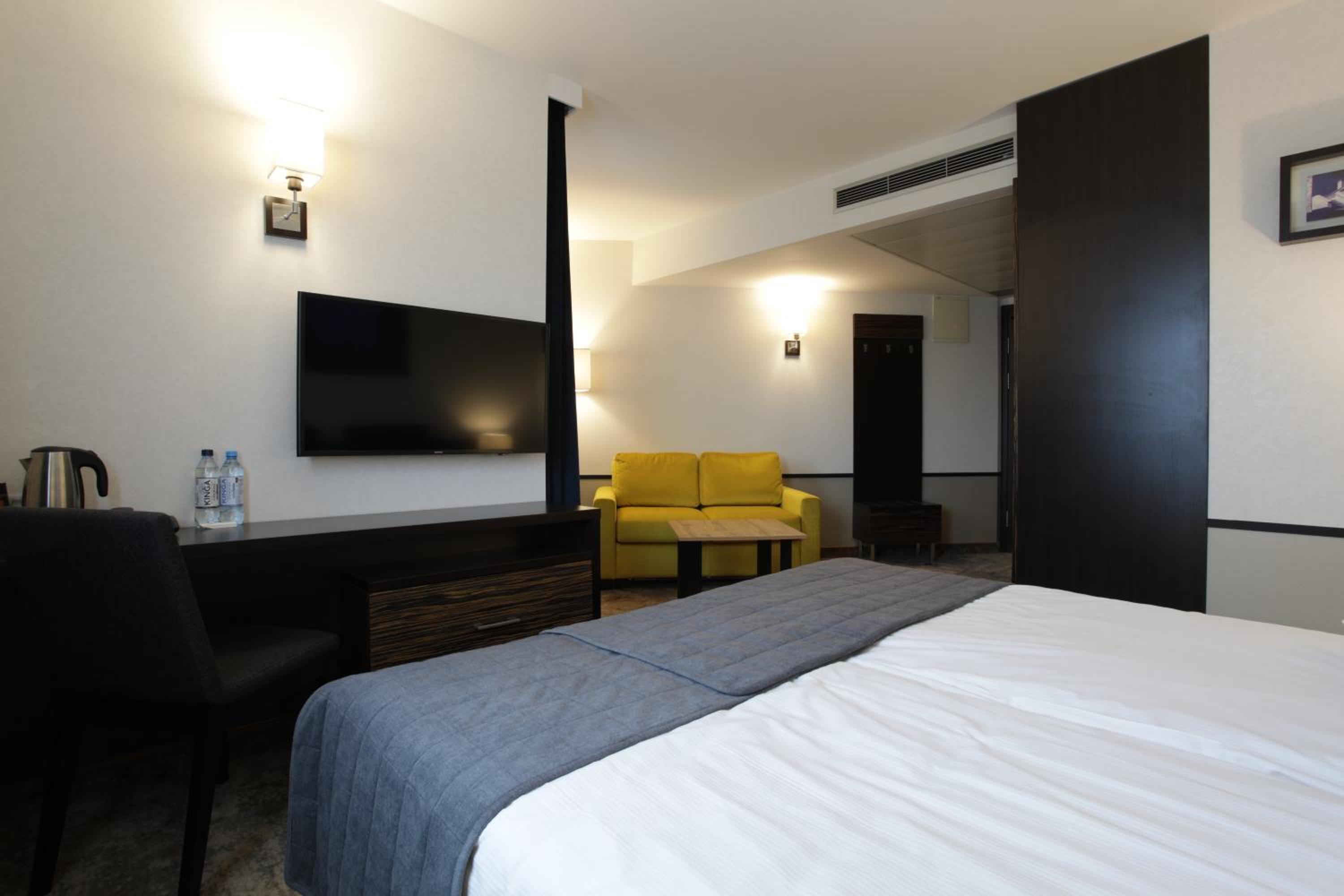 Superior King Room - Photo 1
