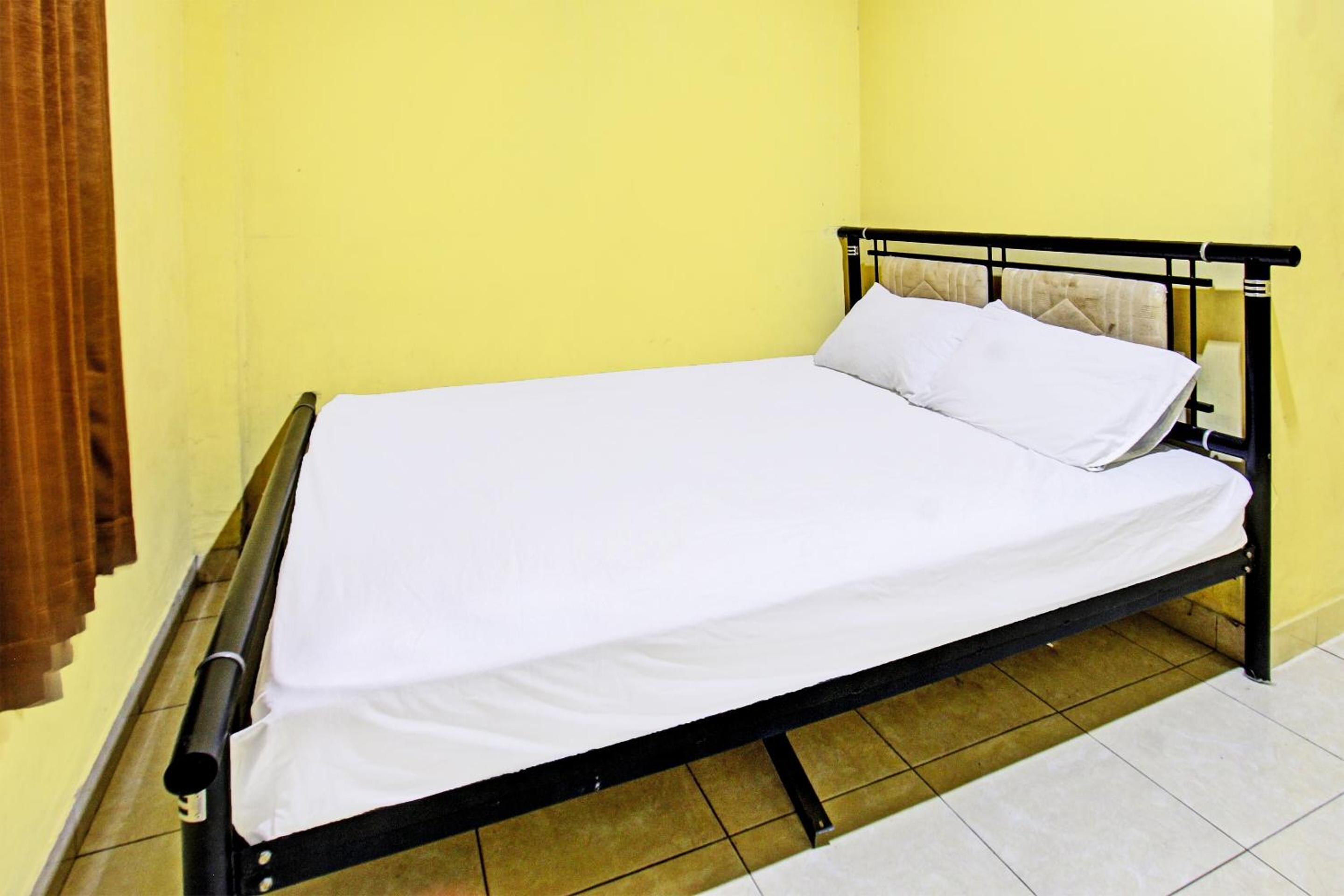 Double Room - Photo 9